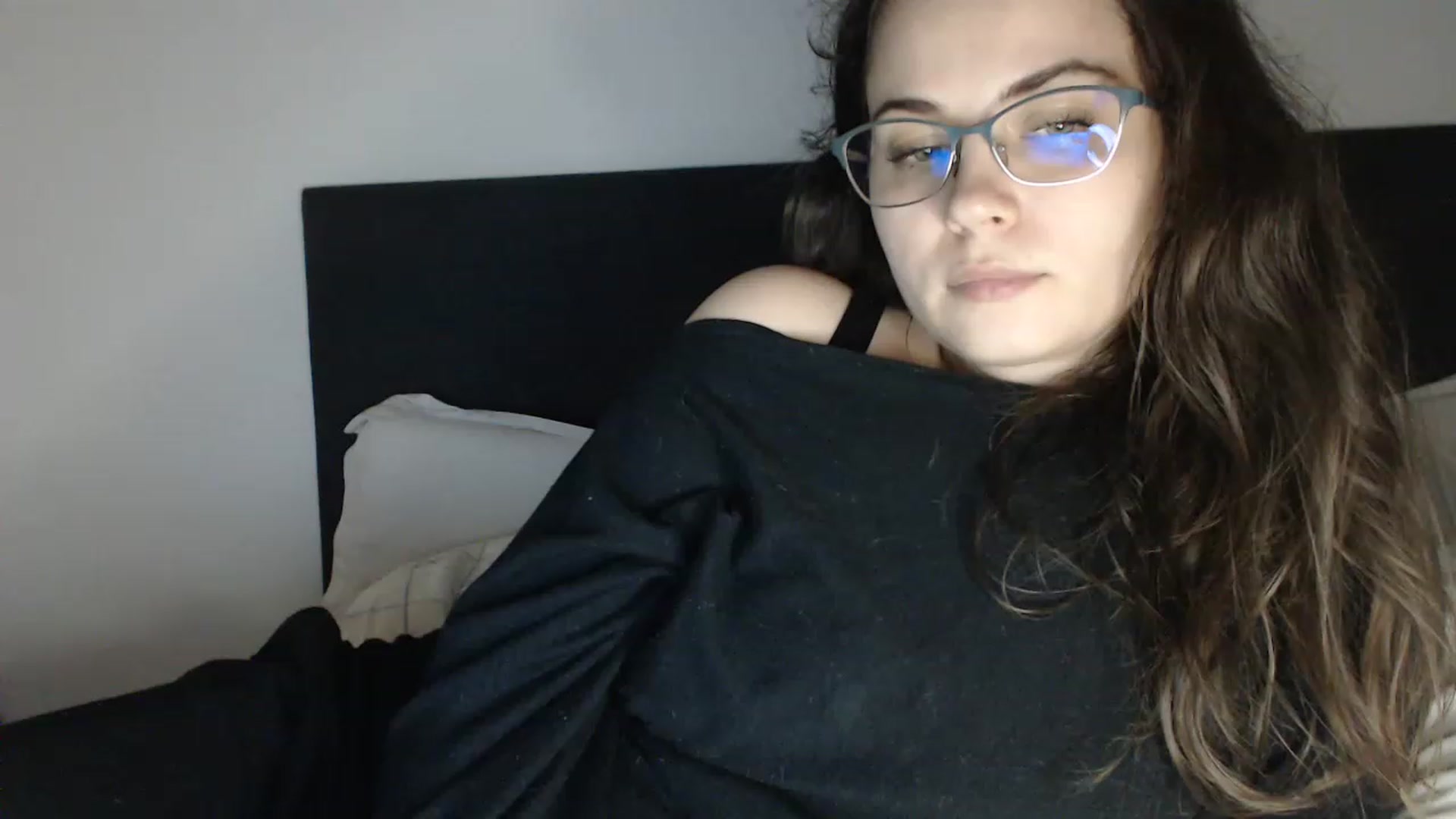 Gallery image thumbnail from ASweetJessie's myfreecams stream on, 11/22/2022, 16:21 image 13 of 20