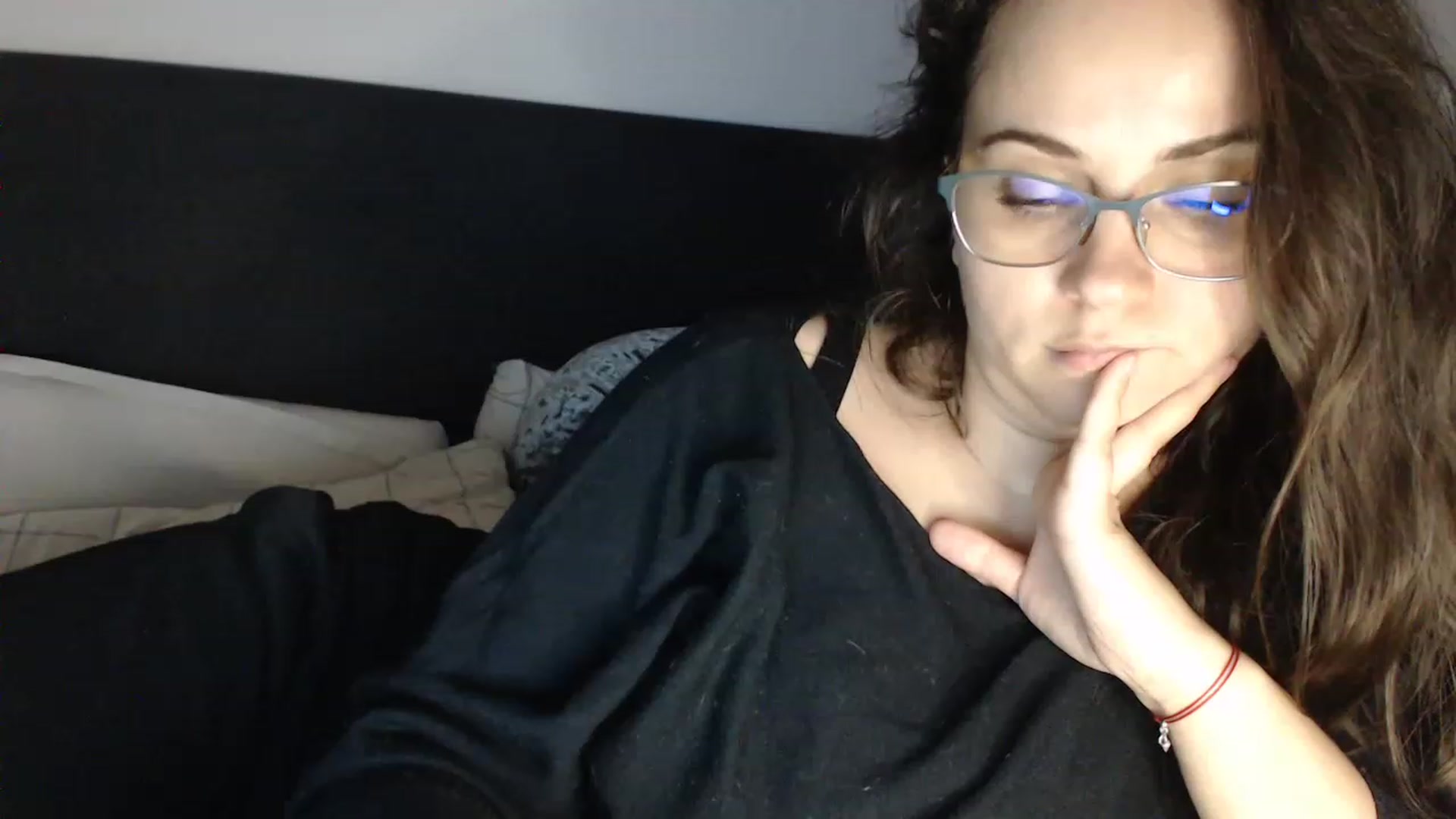 Gallery image thumbnail from ASweetJessie's myfreecams stream on, 11/22/2022, 16:21 image 2 of 20