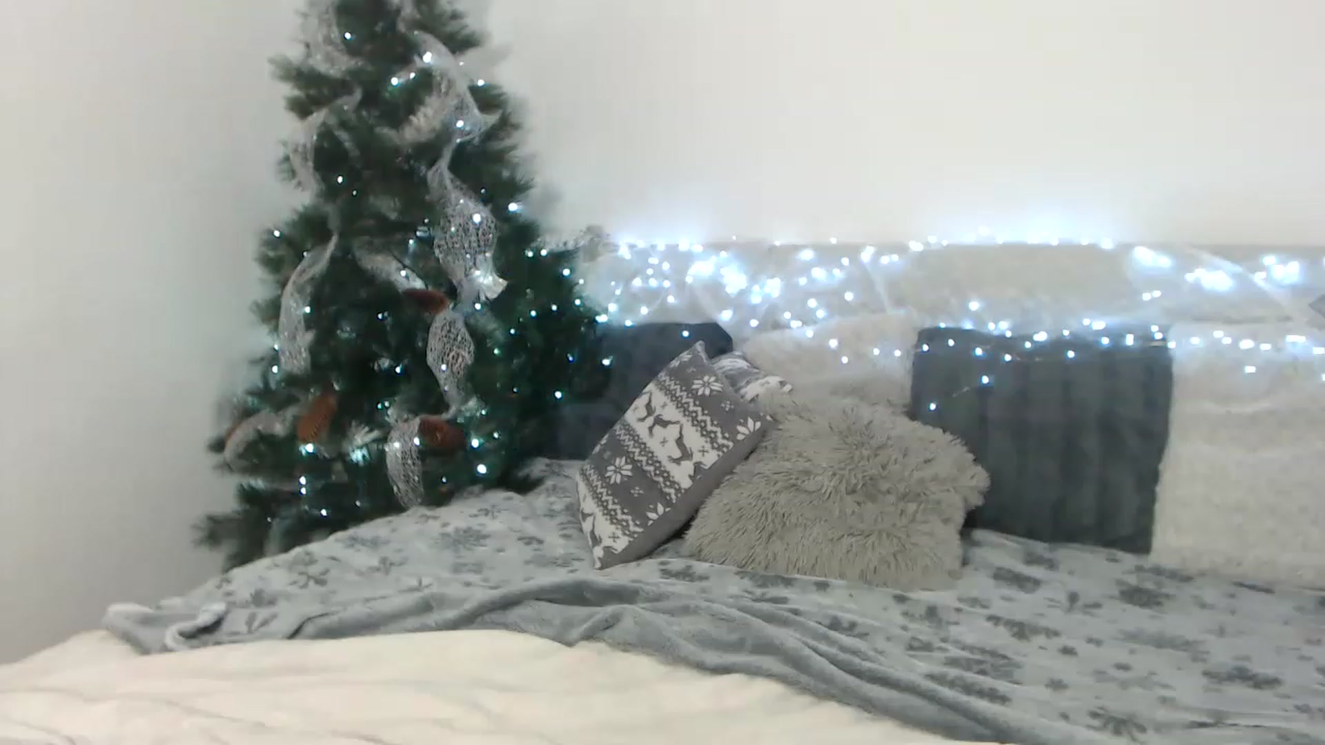 Gallery image thumbnail from ASweetJessie's myfreecams stream on, 12/15/2022, 09:20 image 8 of 20