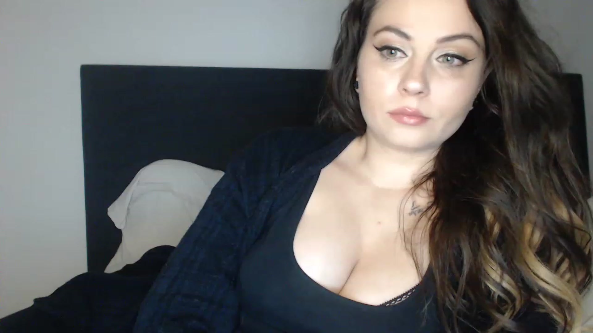 Gallery image thumbnail from ASweetJessie's myfreecams stream on, 01/31/2023, 18:22 image 18 of 20