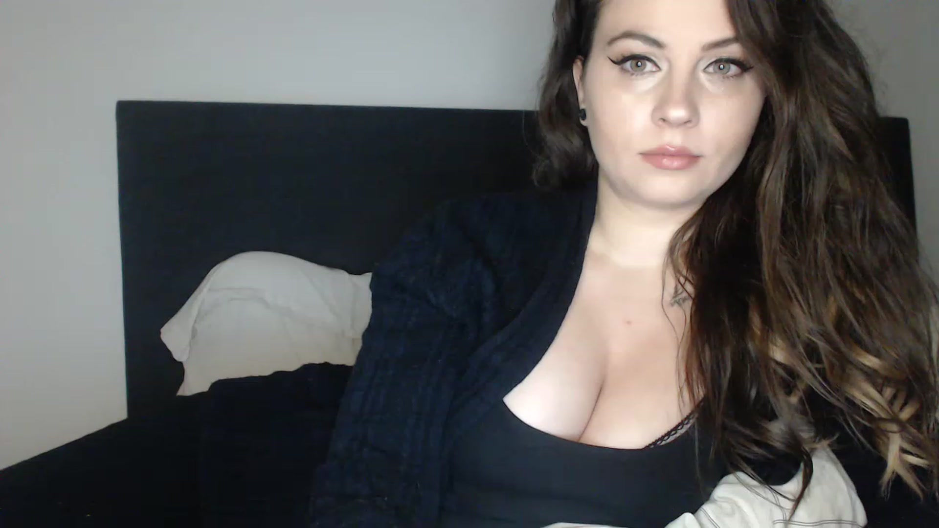 Gallery image thumbnail from ASweetJessie's myfreecams stream on, 01/31/2023, 18:22 image 10 of 20