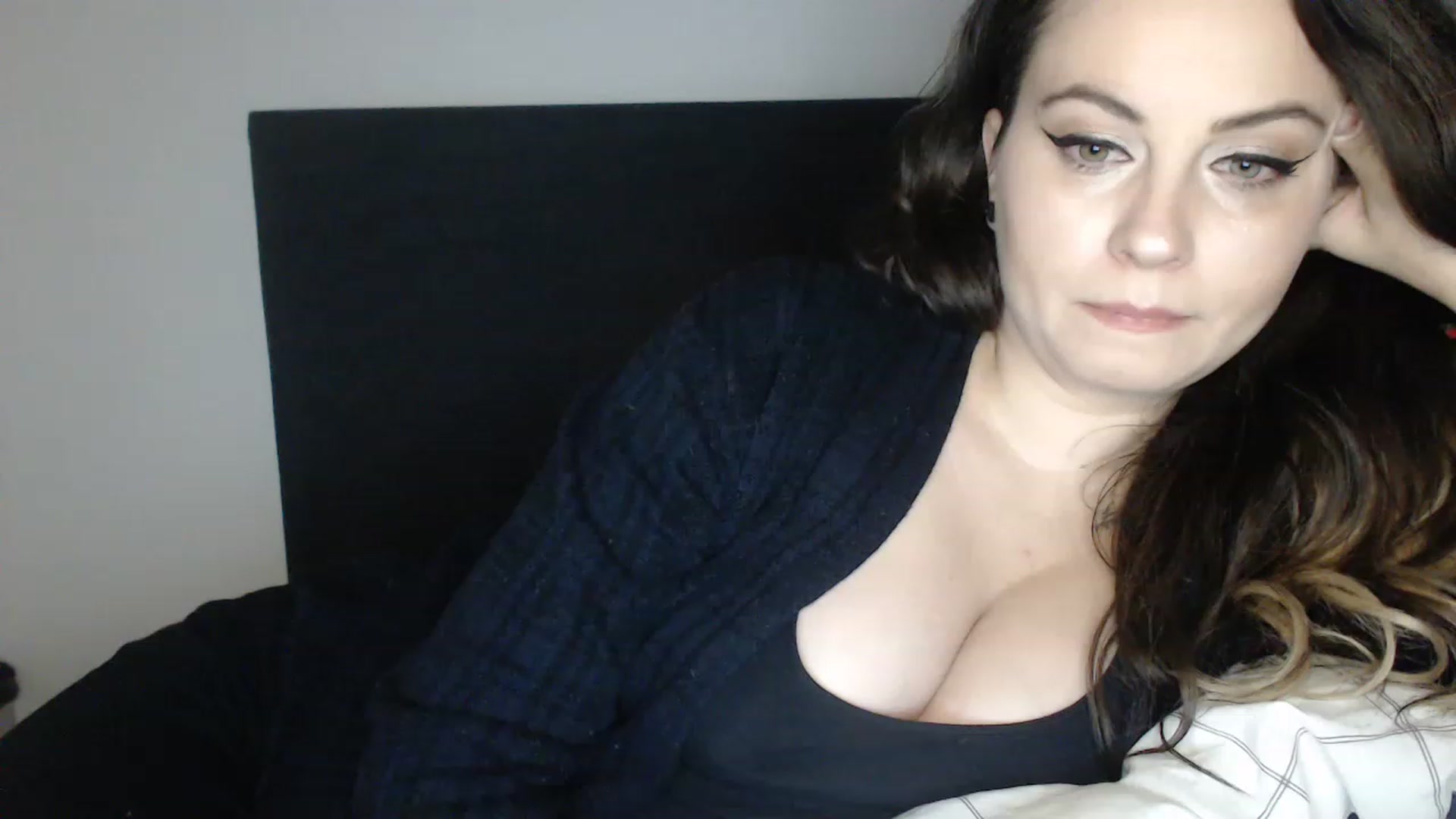 Gallery image thumbnail from ASweetJessie's myfreecams stream on, 01/31/2023, 18:53 image 17 of 20