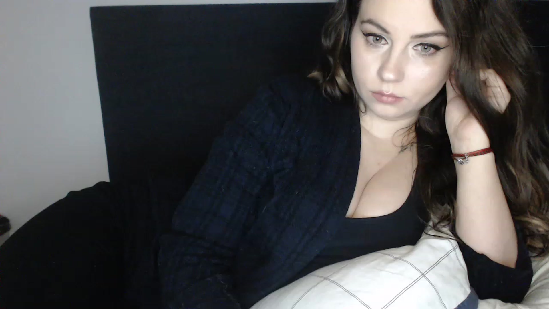 Gallery image thumbnail from ASweetJessie's myfreecams stream on, 01/31/2023, 18:53 image 5 of 20