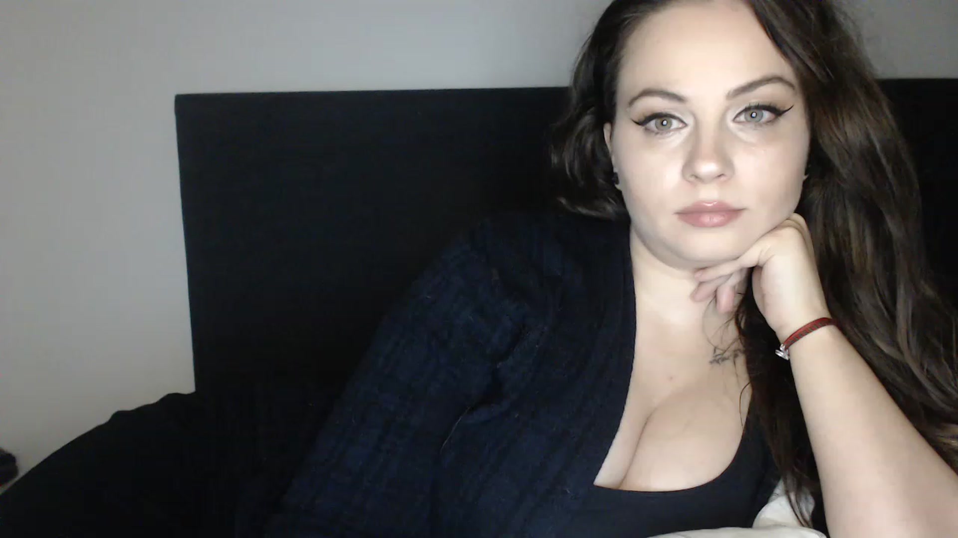 Gallery image thumbnail from ASweetJessie's myfreecams stream on, 01/31/2023, 18:53 image 7 of 20