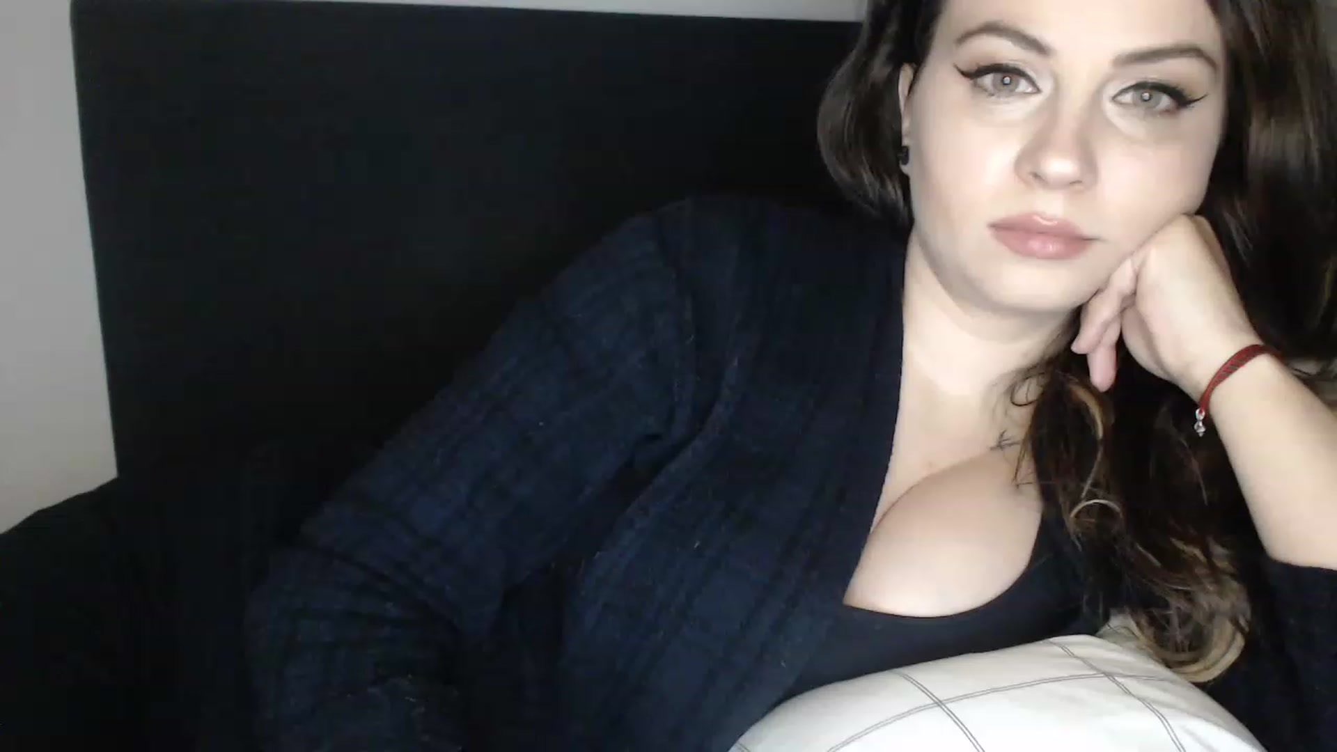 Gallery image thumbnail from ASweetJessie's myfreecams stream on, 01/31/2023, 19:57 image 3 of 20