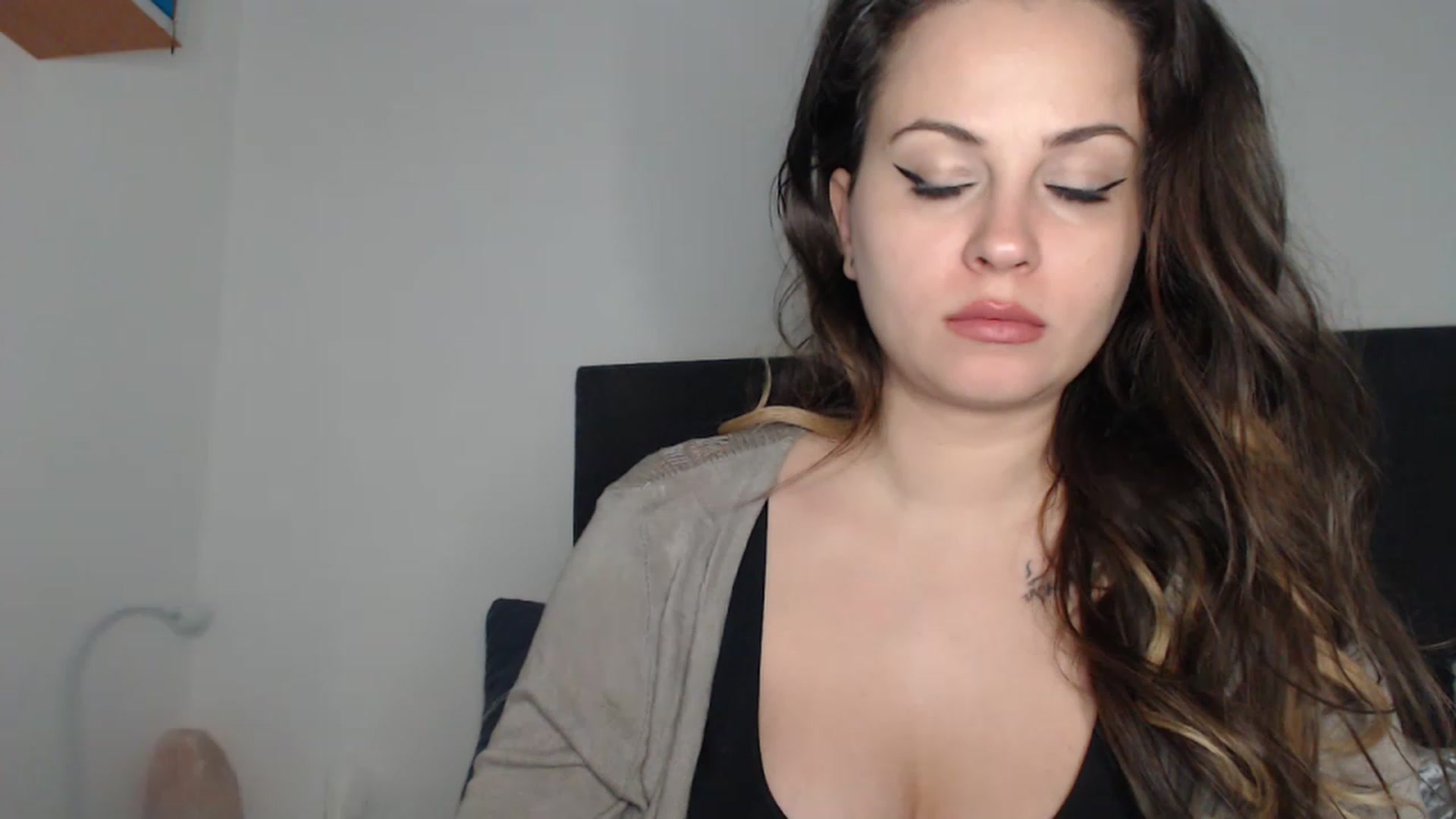 Gallery image thumbnail from ASweetJessie's myfreecams stream on, 02/15/2023, 16:54 image 18 of 20
