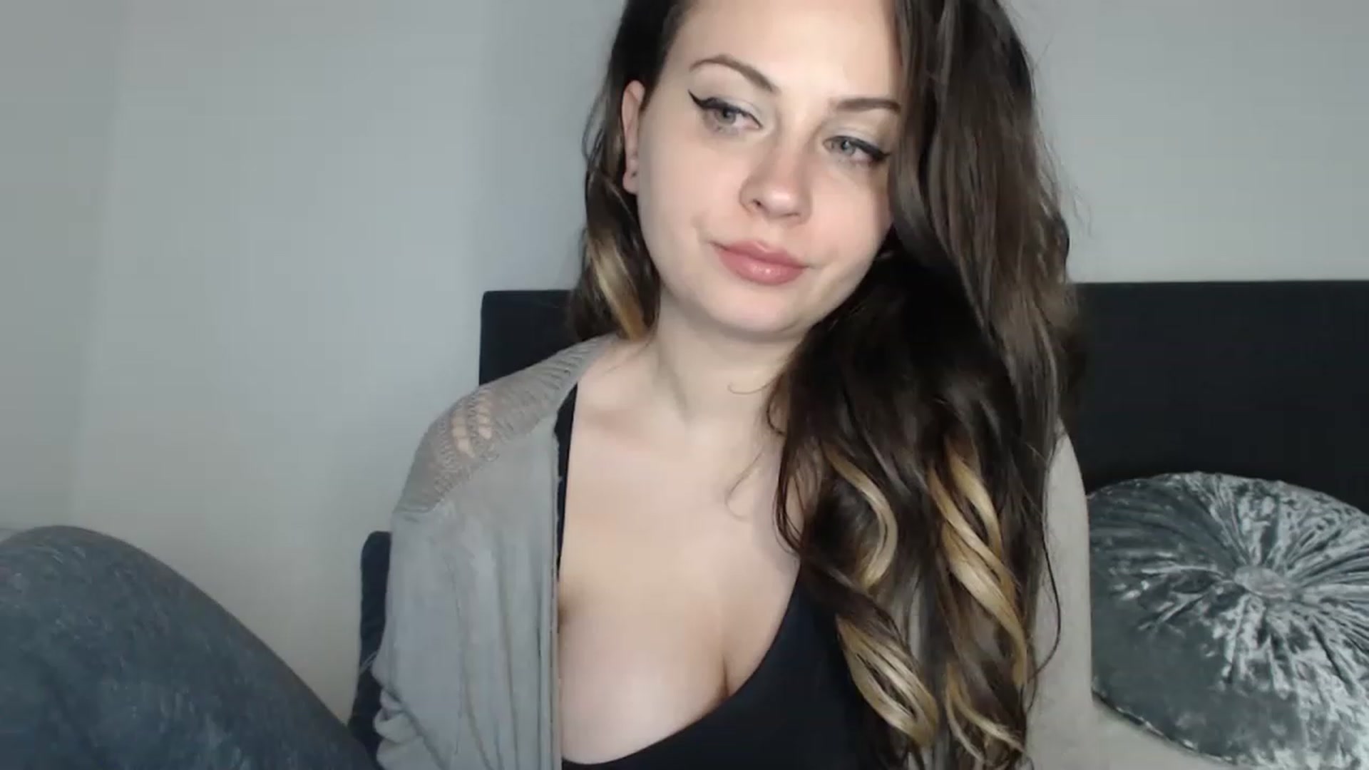 Gallery image thumbnail from ASweetJessie's myfreecams stream on, 02/15/2023, 18:14 image 2 of 20