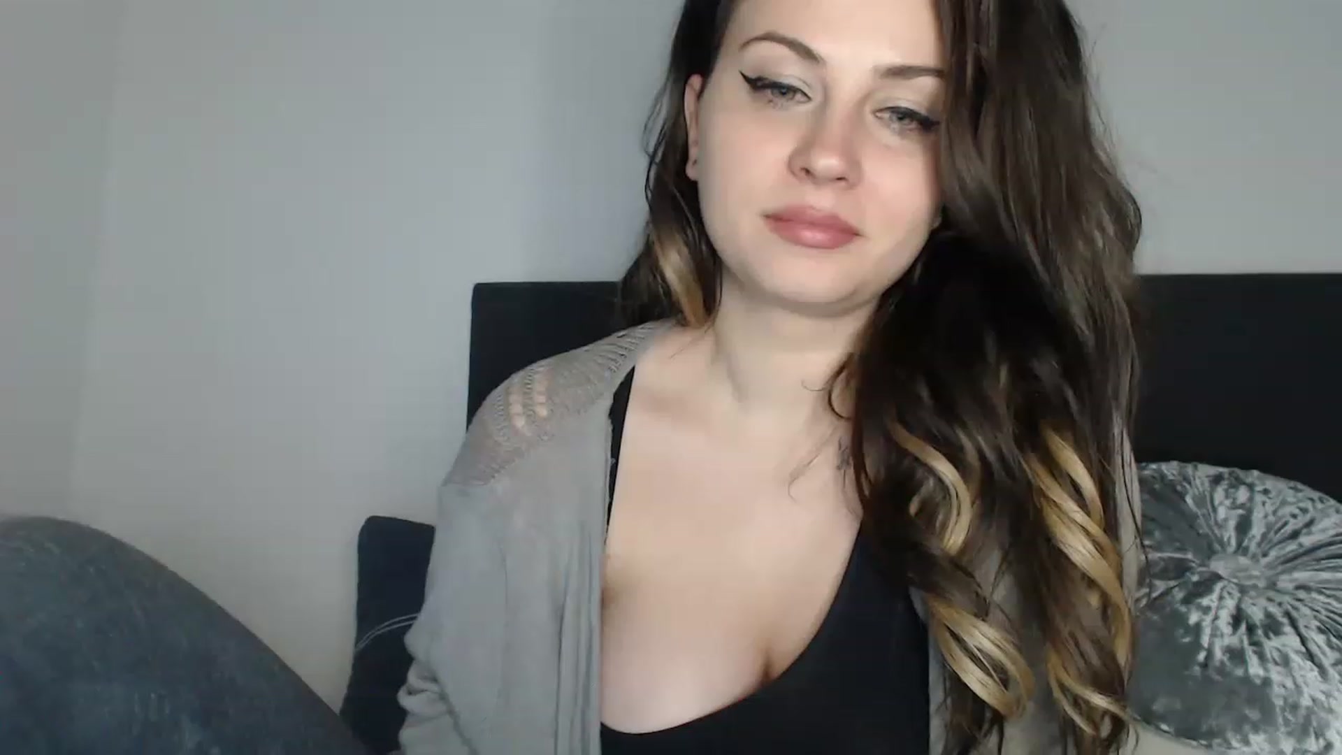 Gallery image thumbnail from ASweetJessie's myfreecams stream on, 02/15/2023, 18:14 image 3 of 20