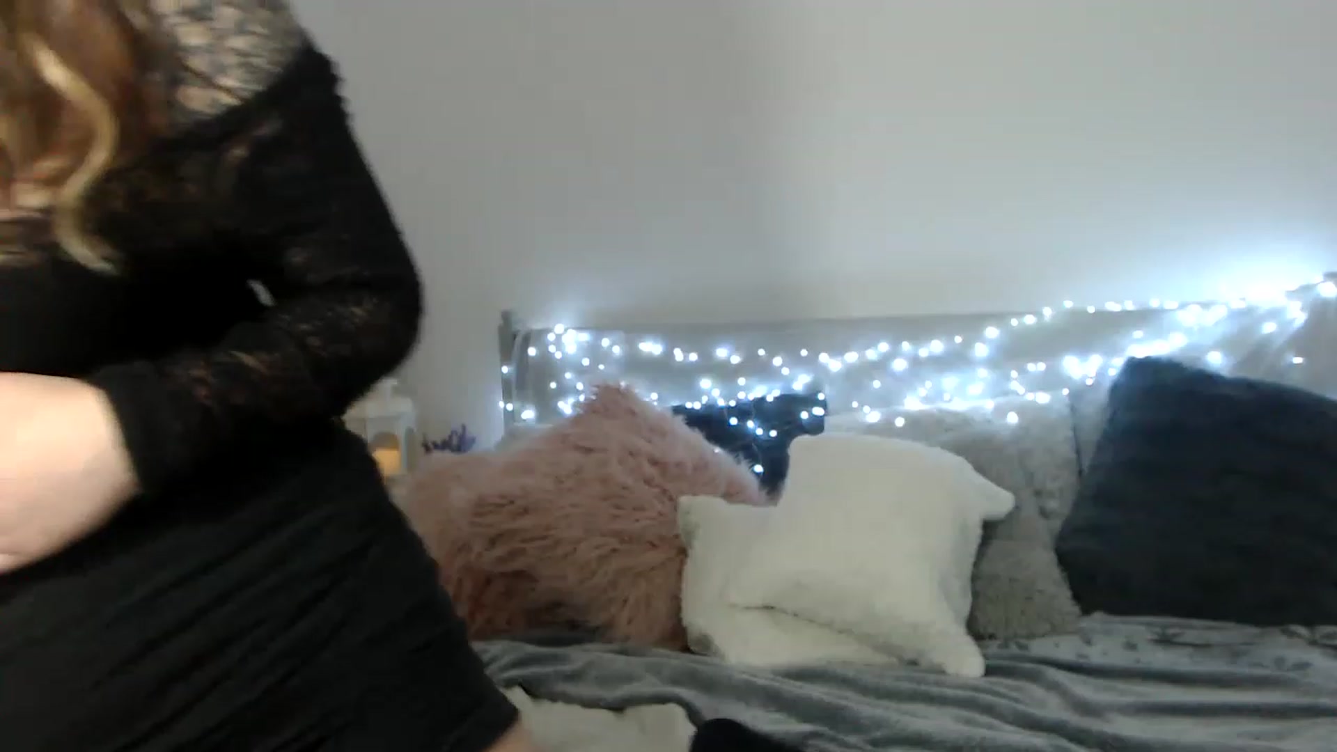 Gallery image thumbnail from ASweetJessie's myfreecams stream on, 03/04/2023, 15:18 image 9 of 20