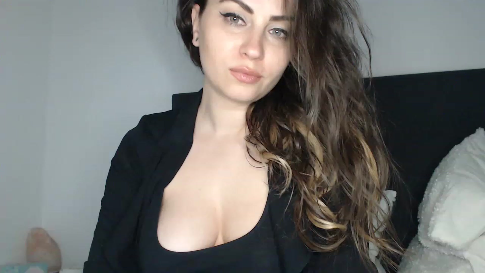 Gallery image thumbnail from ASweetJessie's myfreecams stream on, 04/06/2023, 18:22 image 12 of 20