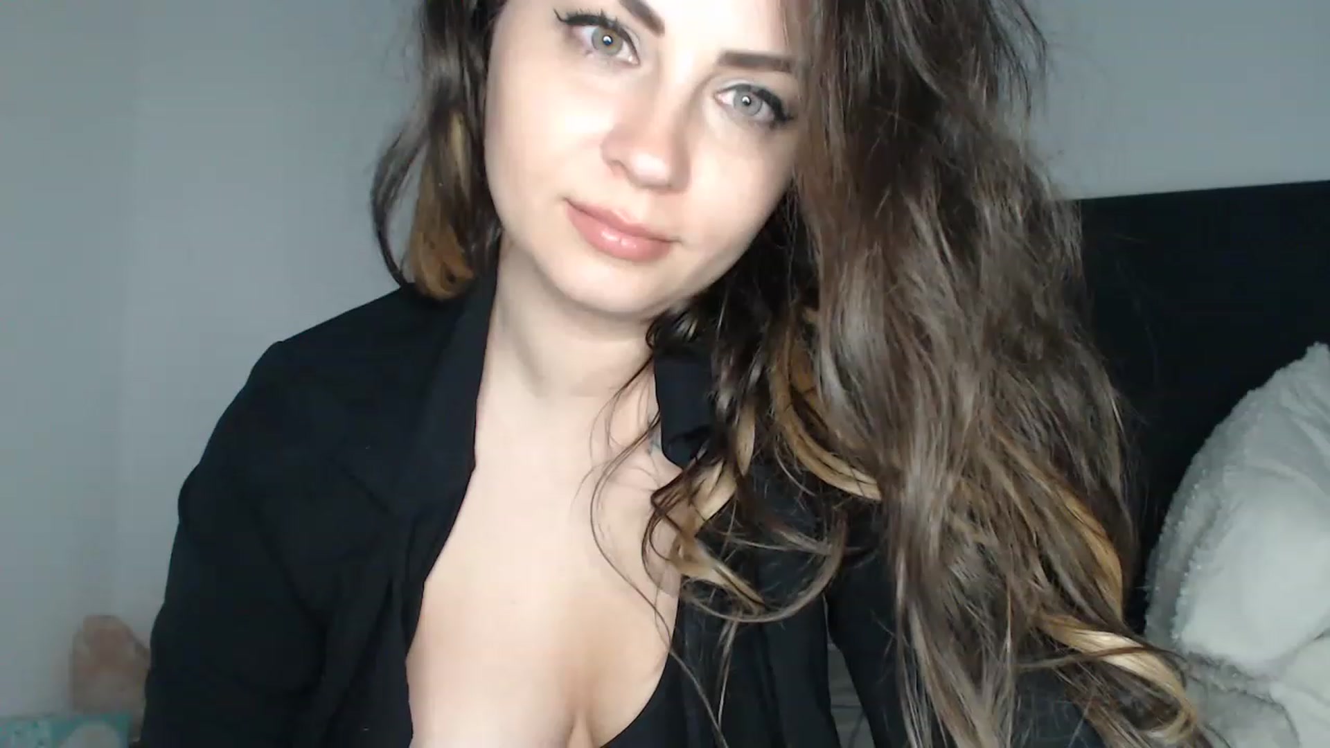 Gallery image thumbnail from ASweetJessie's myfreecams stream on, 04/06/2023, 18:22 image 17 of 20