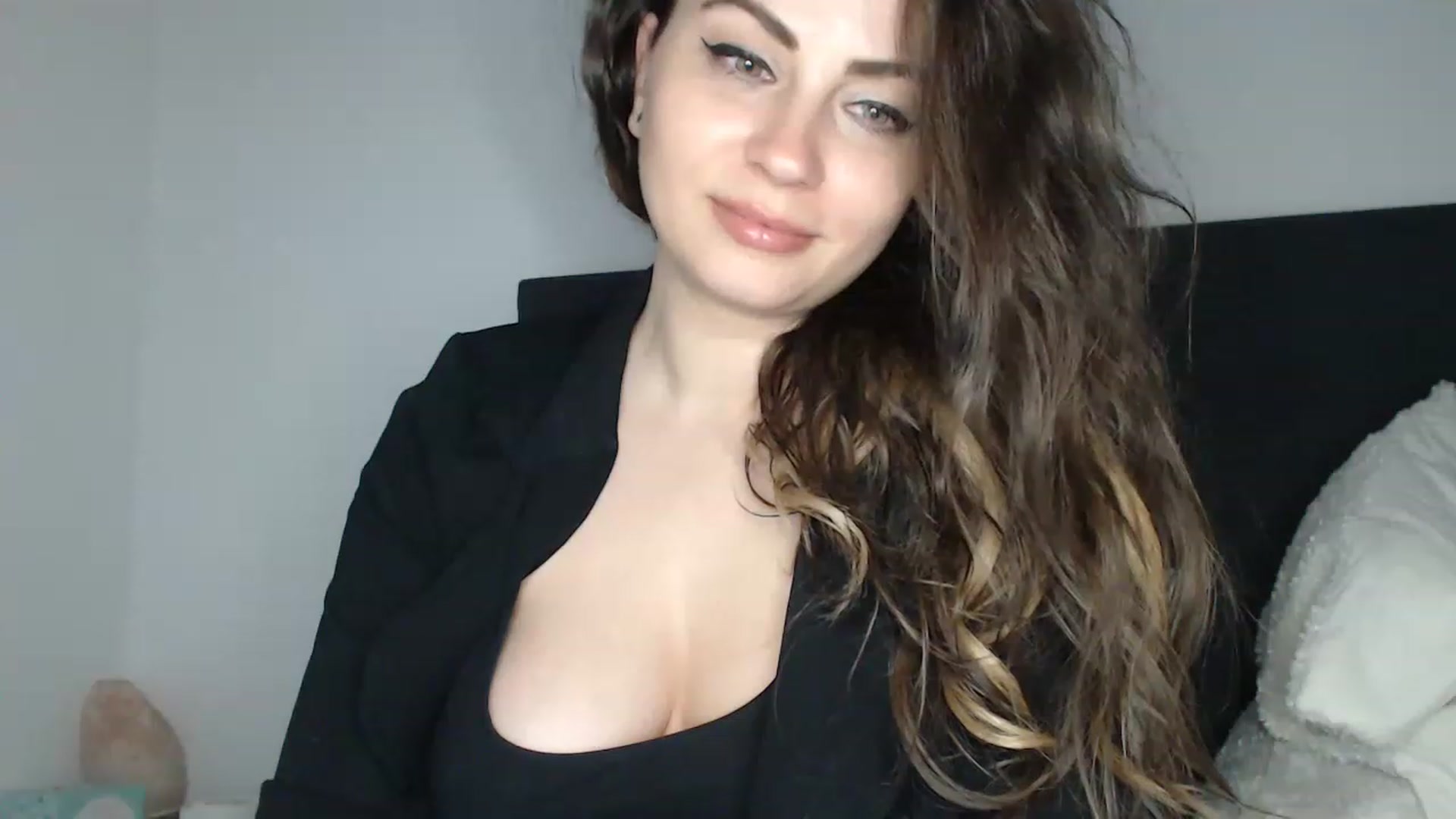 Gallery image thumbnail from ASweetJessie's myfreecams stream on, 04/06/2023, 18:22 image 13 of 20