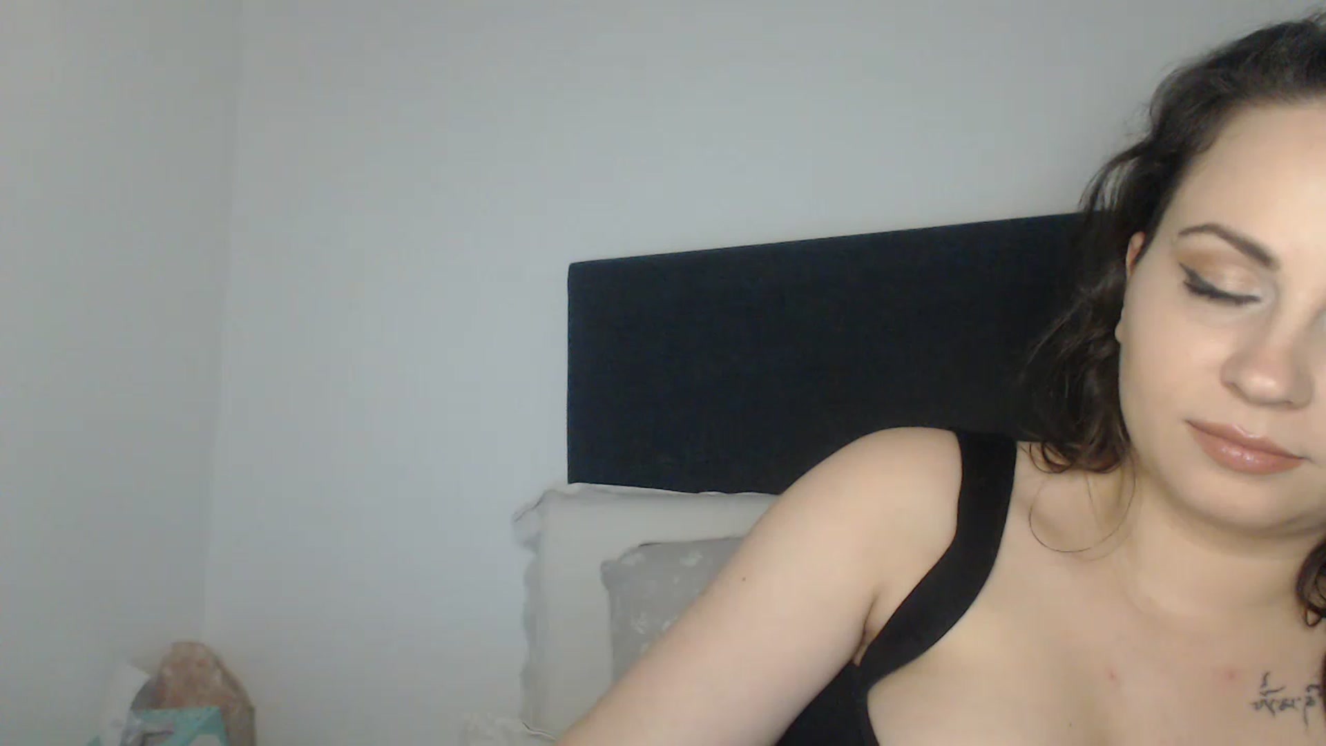 Gallery image thumbnail from ASweetJessie's myfreecams stream on, 04/13/2023, 16:39 image 2 of 20