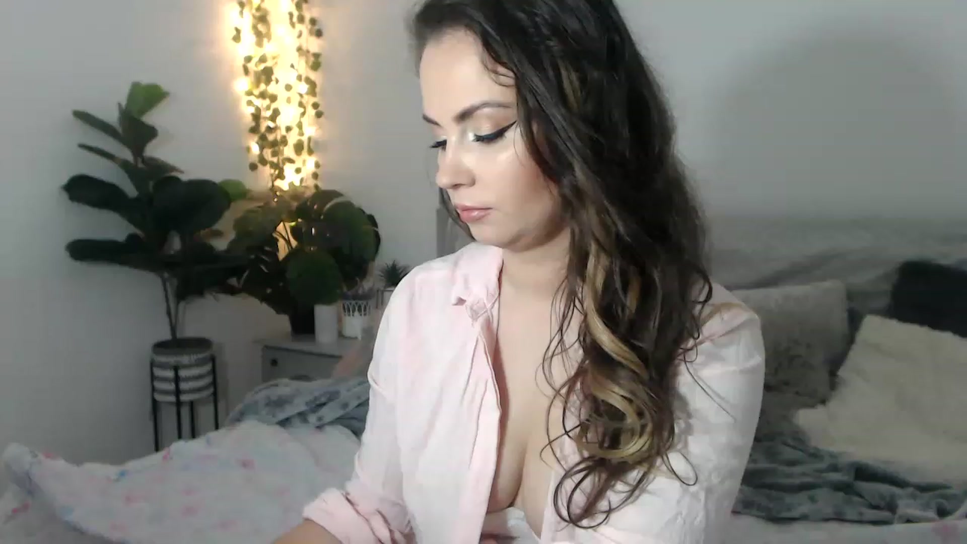 Gallery image thumbnail from ASweetJessie's myfreecams stream on, 05/28/2023, 14:10 image 19 of 20