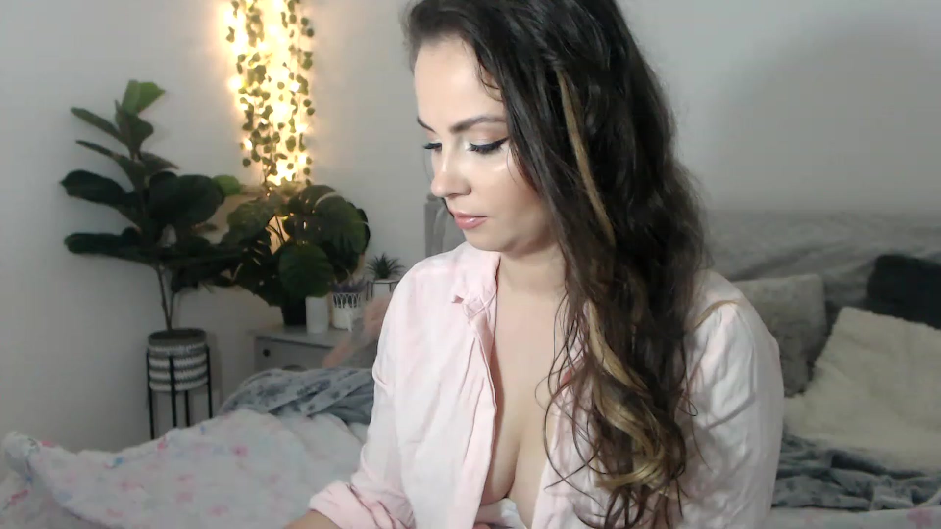 Gallery image thumbnail from ASweetJessie's myfreecams stream on, 05/28/2023, 14:10 image 20 of 20