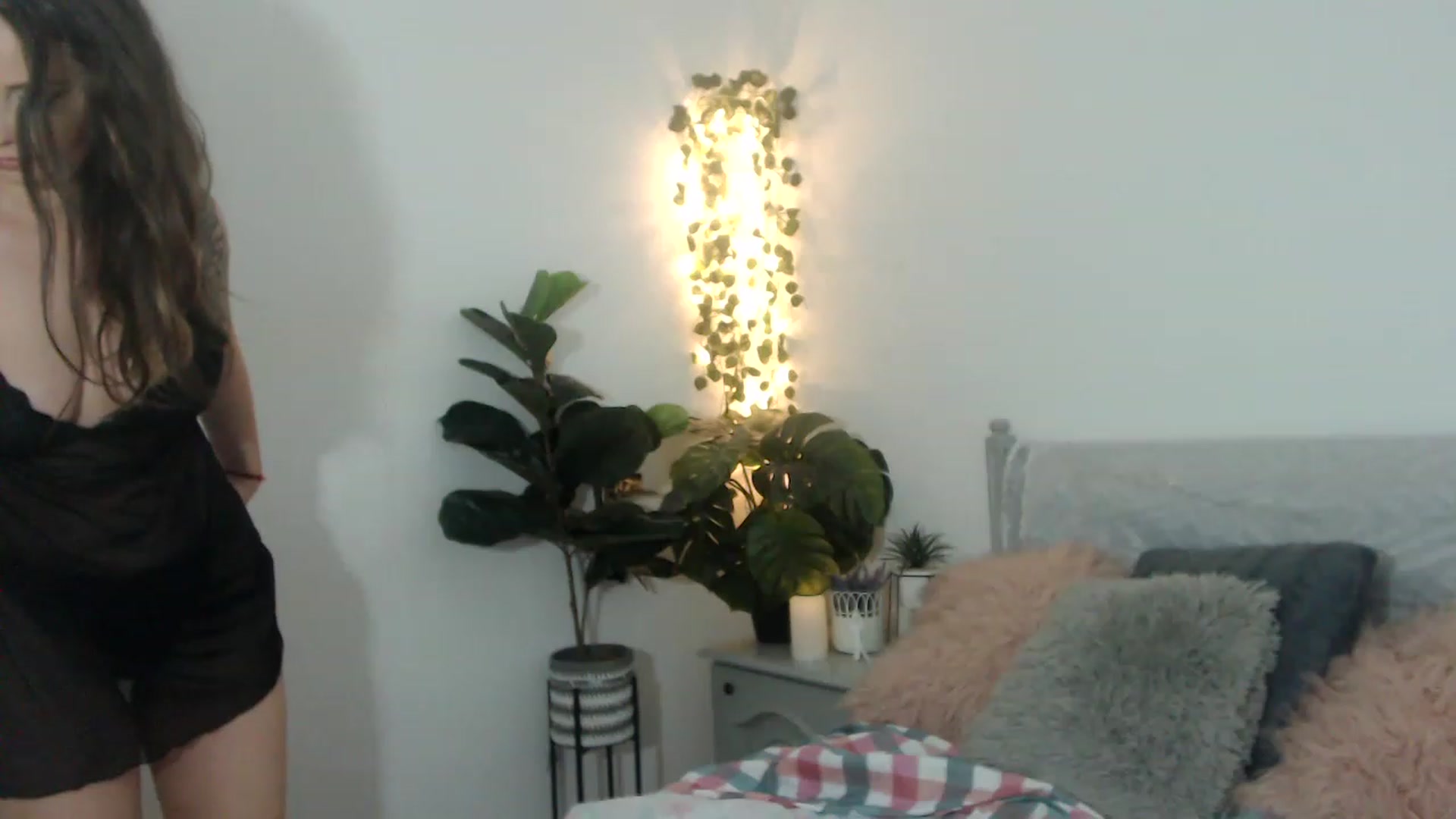 Gallery image thumbnail from ASweetJessie's myfreecams stream on, 06/11/2023, 16:25 image 6 of 20
