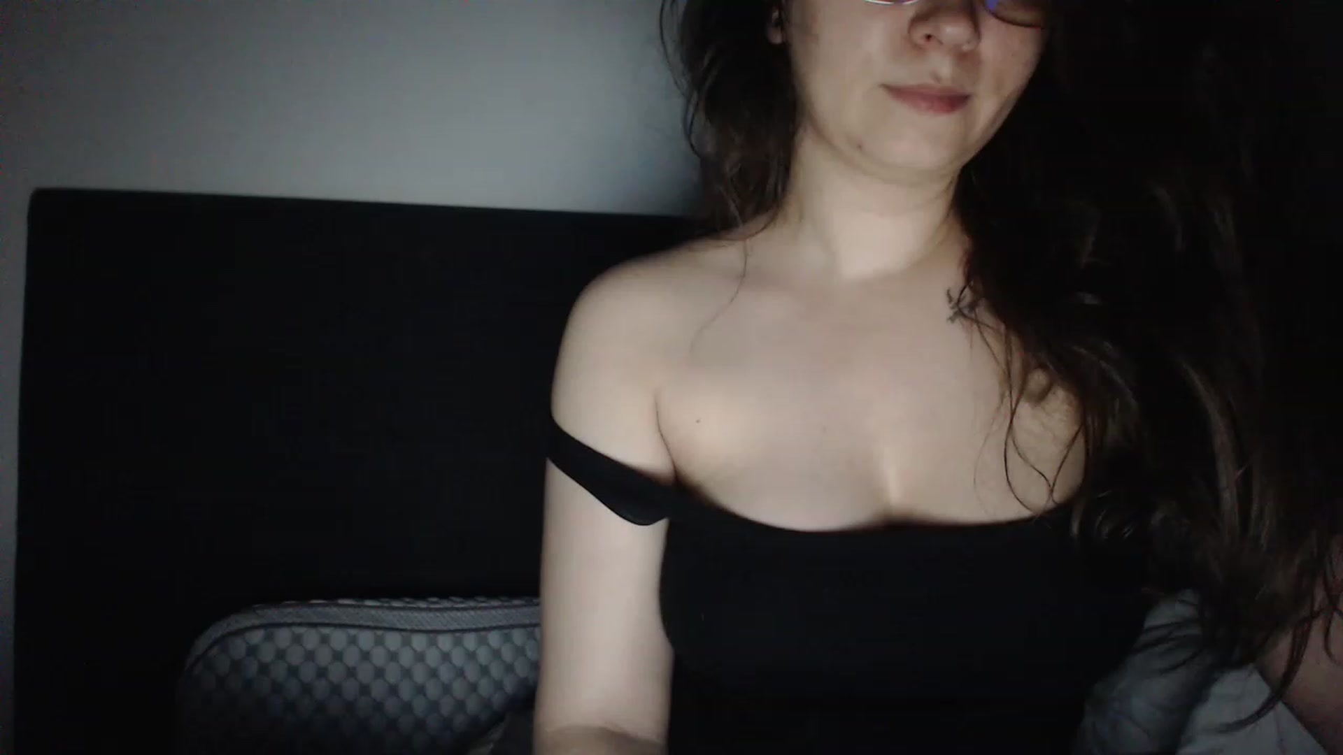 Gallery image thumbnail from ASweetJessie's myfreecams stream on, 06/19/2023, 18:46 image 5 of 20