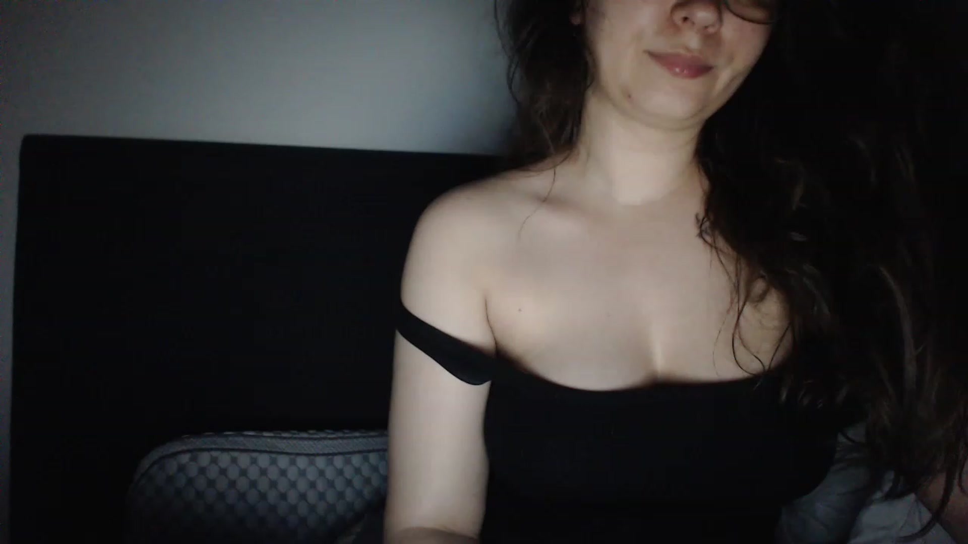 Gallery image thumbnail from ASweetJessie's myfreecams stream on, 06/19/2023, 18:46 image 6 of 20