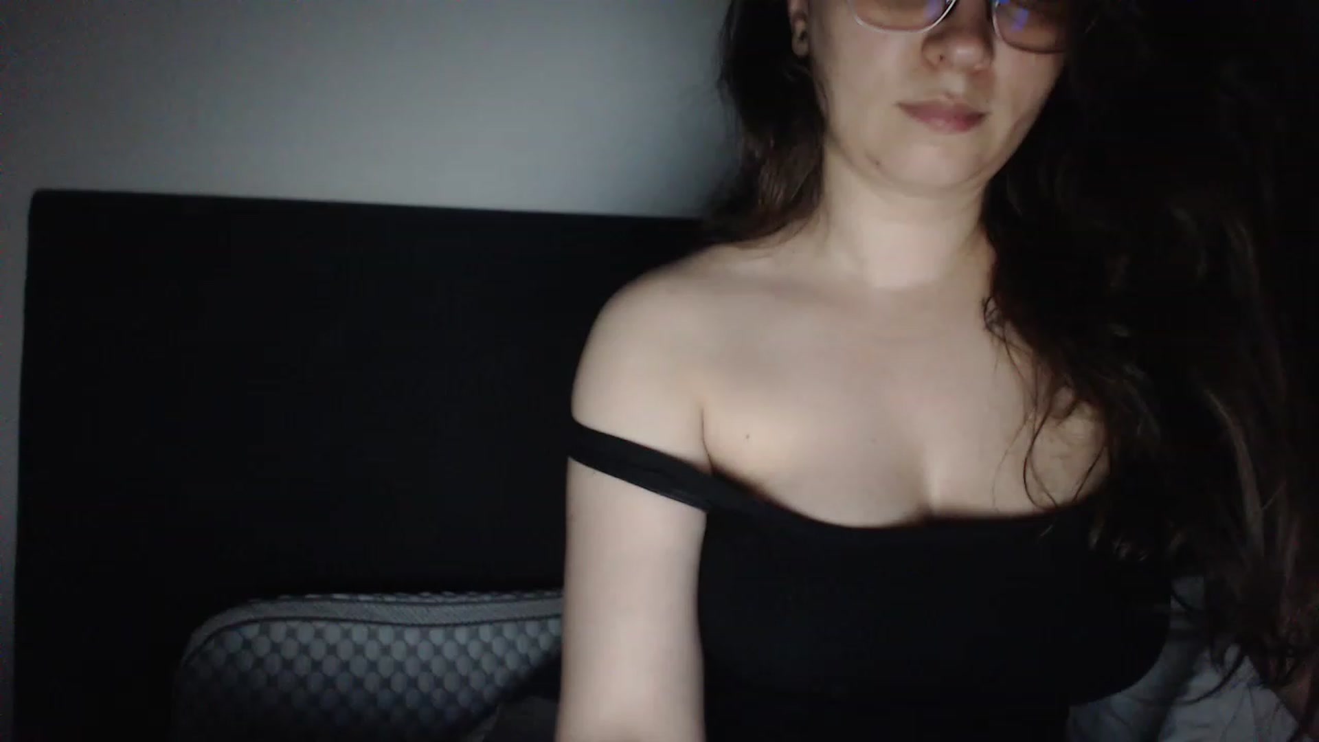 Gallery image thumbnail from ASweetJessie's myfreecams stream on, 06/19/2023, 18:46 image 7 of 20