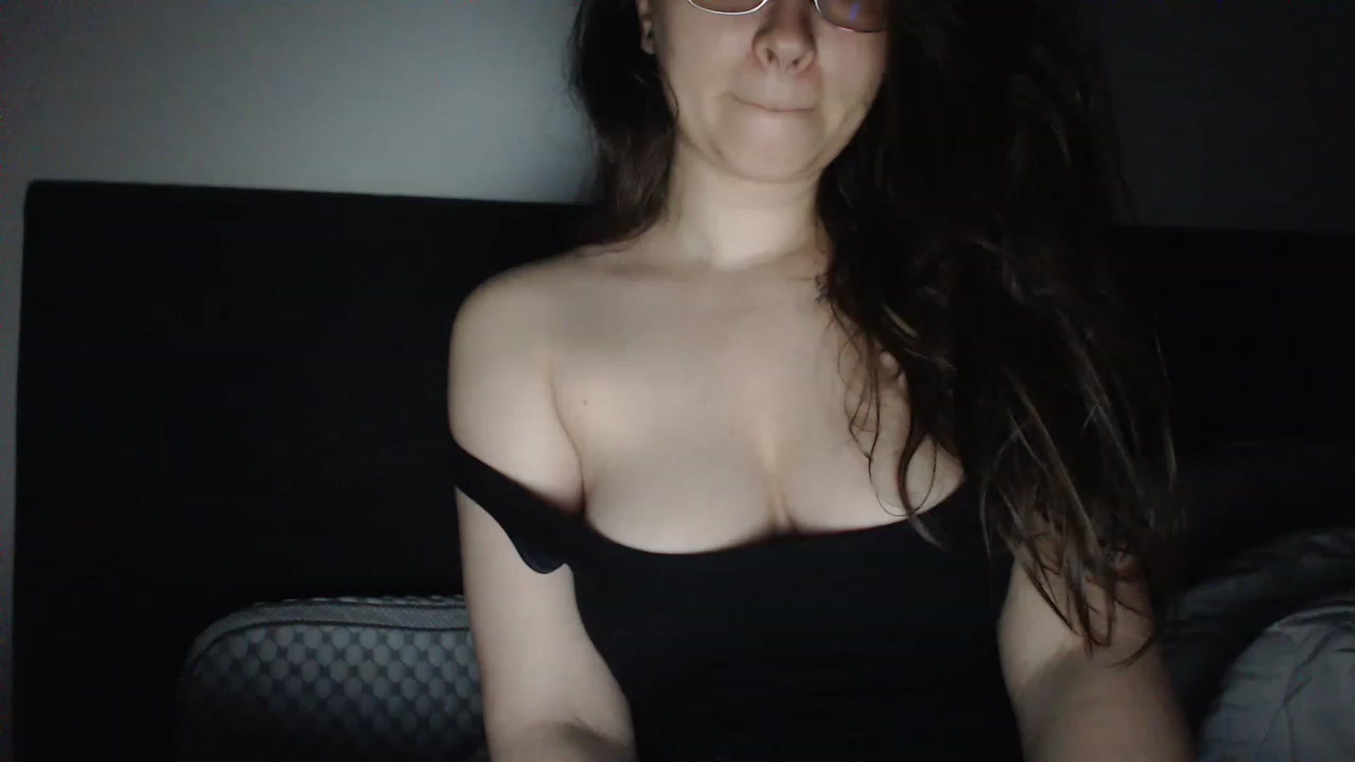Gallery image thumbnail from ASweetJessie's myfreecams stream on, 06/19/2023, 18:46 image 10 of 20