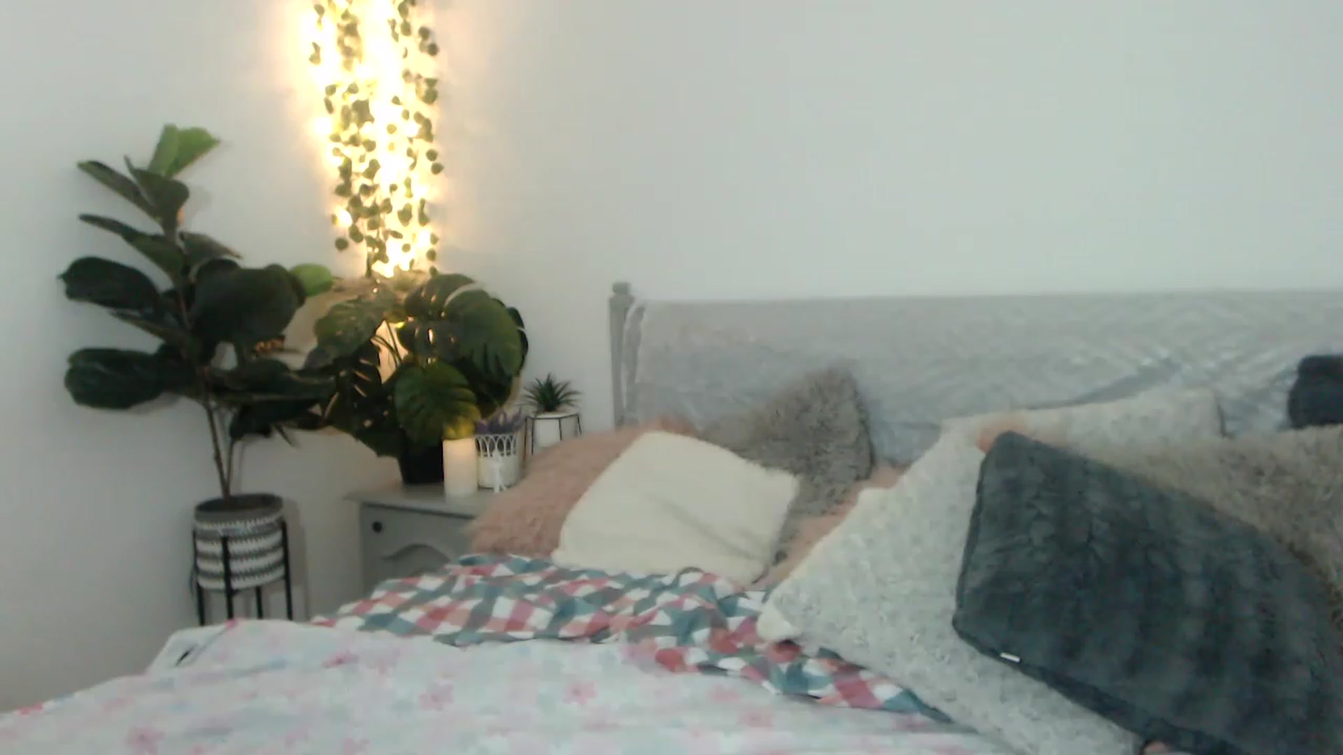 Gallery image thumbnail from ASweetJessie's myfreecams stream on, 07/07/2023, 15:10 image 5 of 20