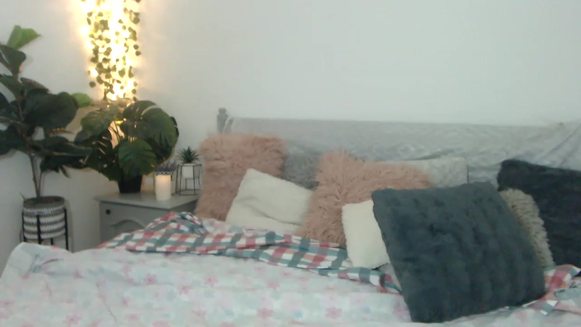 Gallery image thumbnail from ASweetJessie's myfreecams stream on, 07/30/2023, 15:14 image 5 of 20