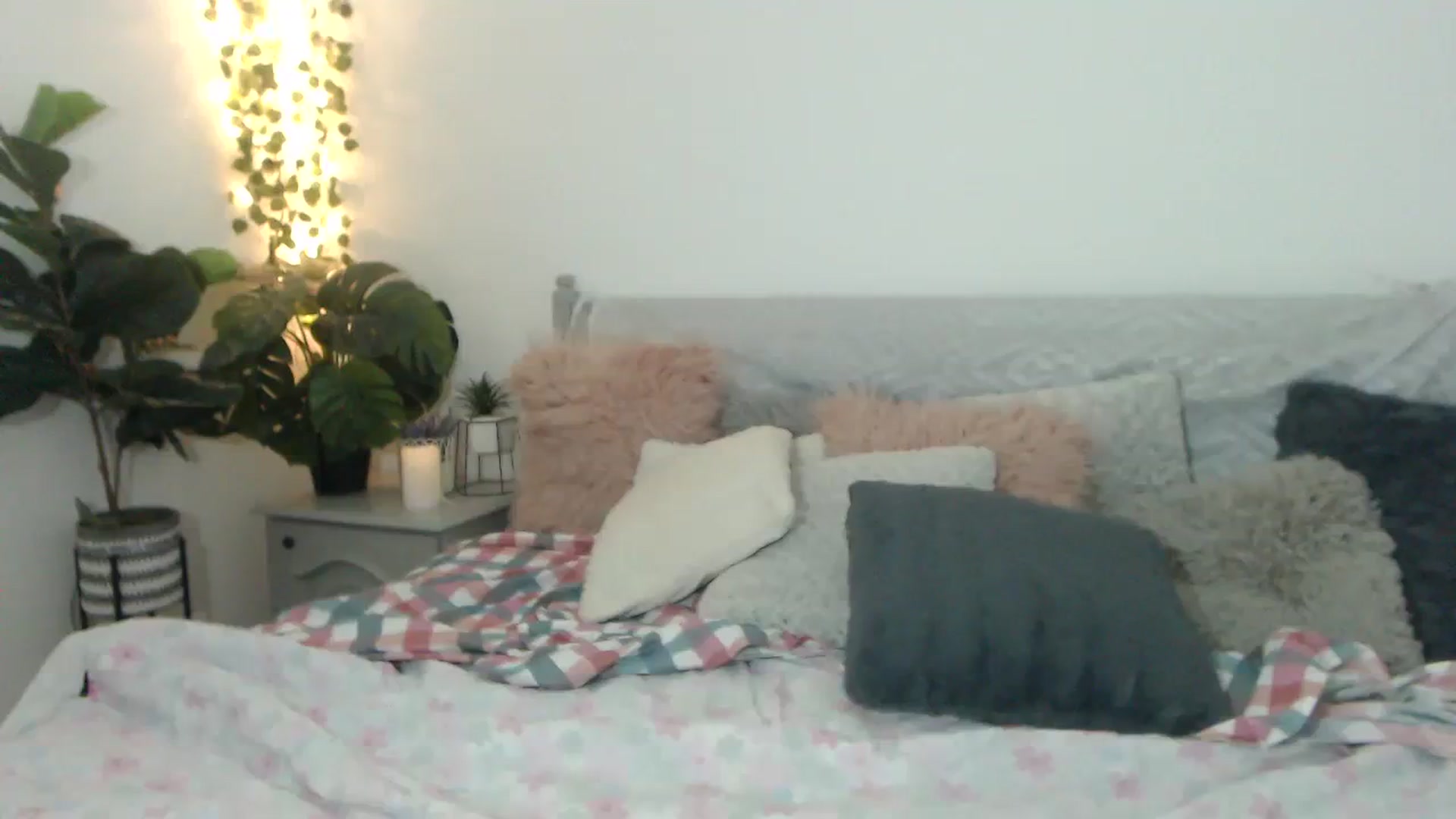 Gallery image thumbnail from ASweetJessie's myfreecams stream on, 07/31/2023, 16:38 image 2 of 20