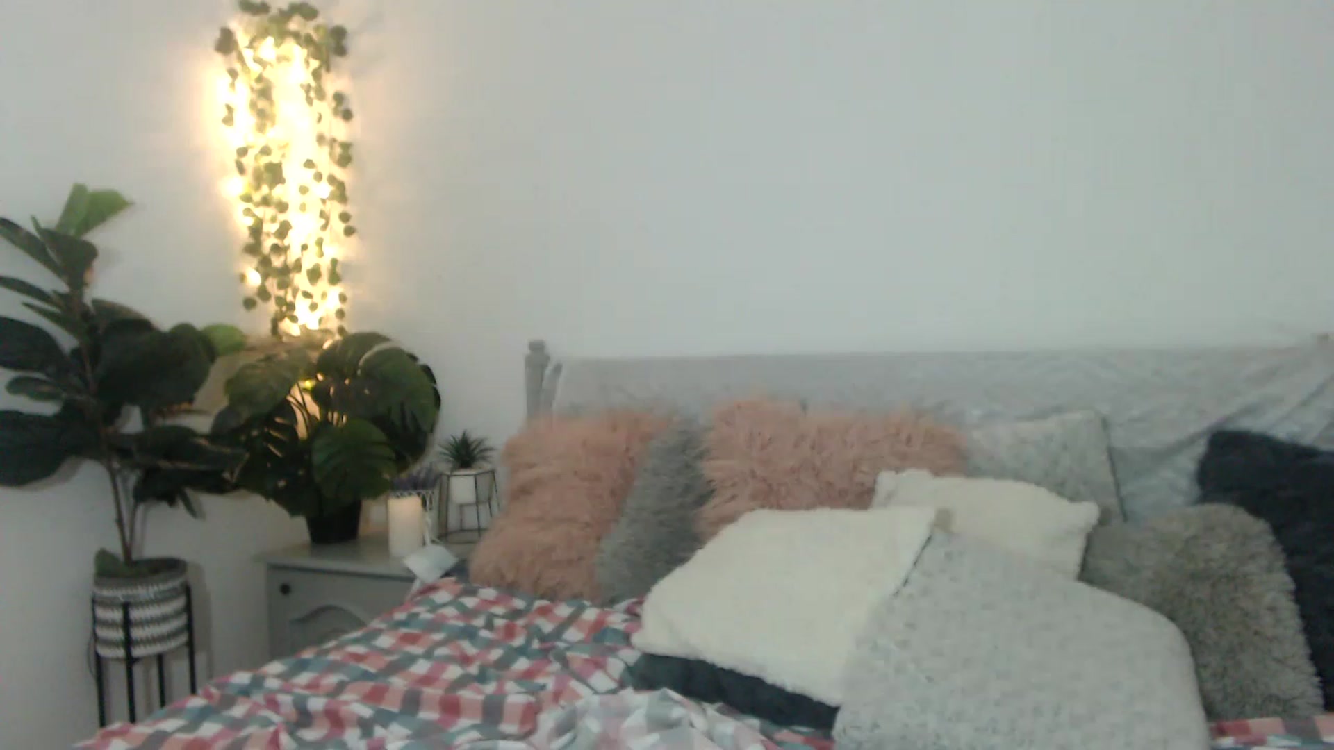 Gallery image thumbnail from ASweetJessie's myfreecams stream on, 08/20/2023, 16:35 image 15 of 20
