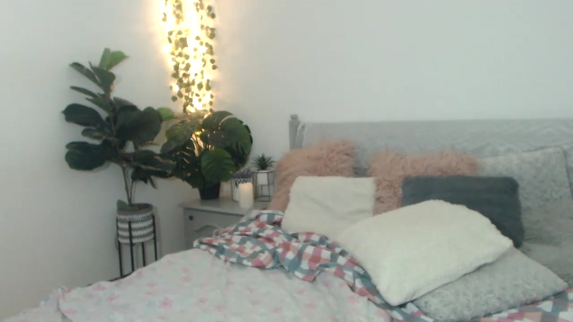 Gallery image thumbnail from ASweetJessie's myfreecams stream on, 08/31/2023, 15:14 image 13 of 20