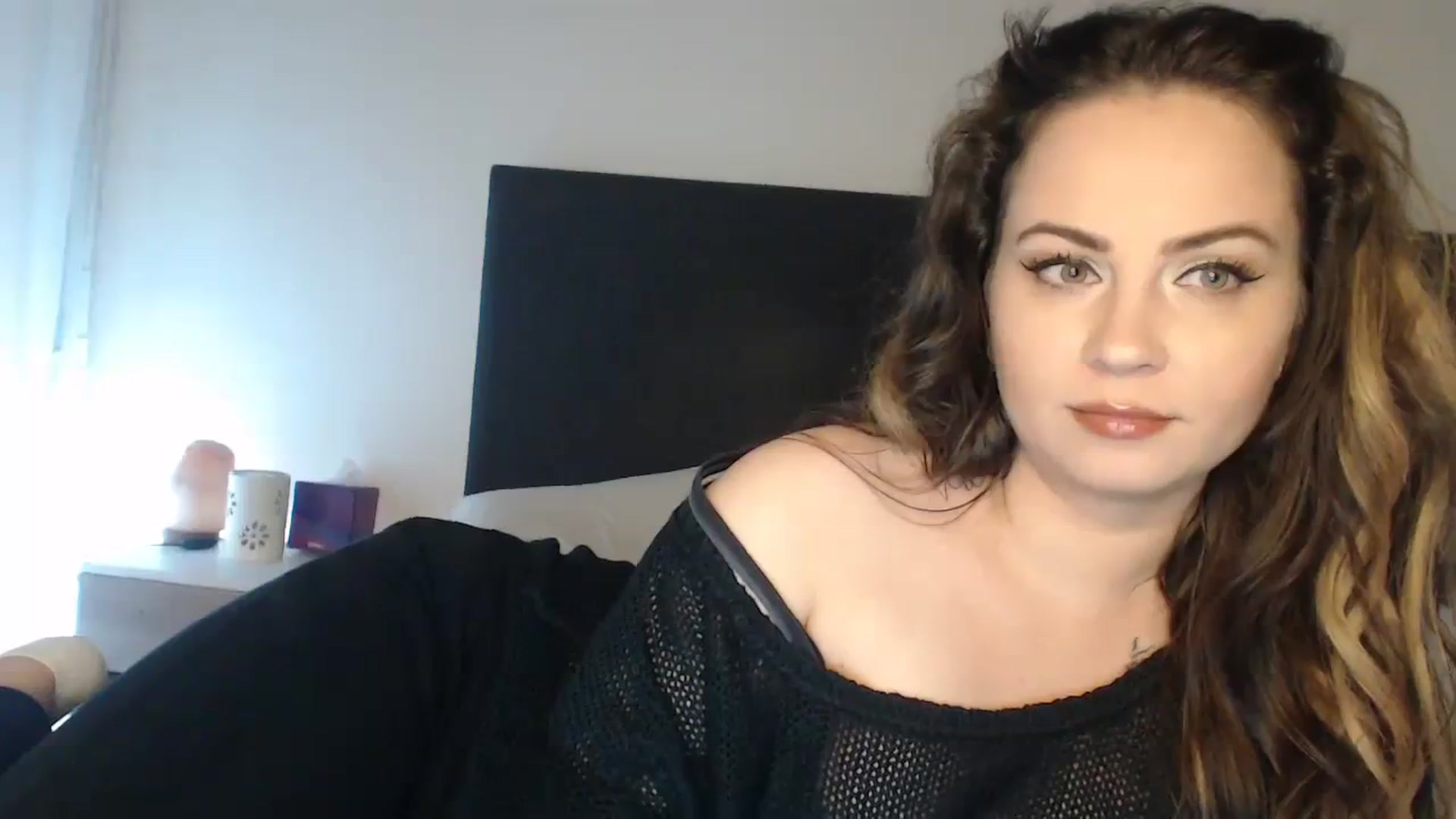 Gallery image thumbnail from ASweetJessie's myfreecams stream on, 10/10/2023, 18:44 image 16 of 20
