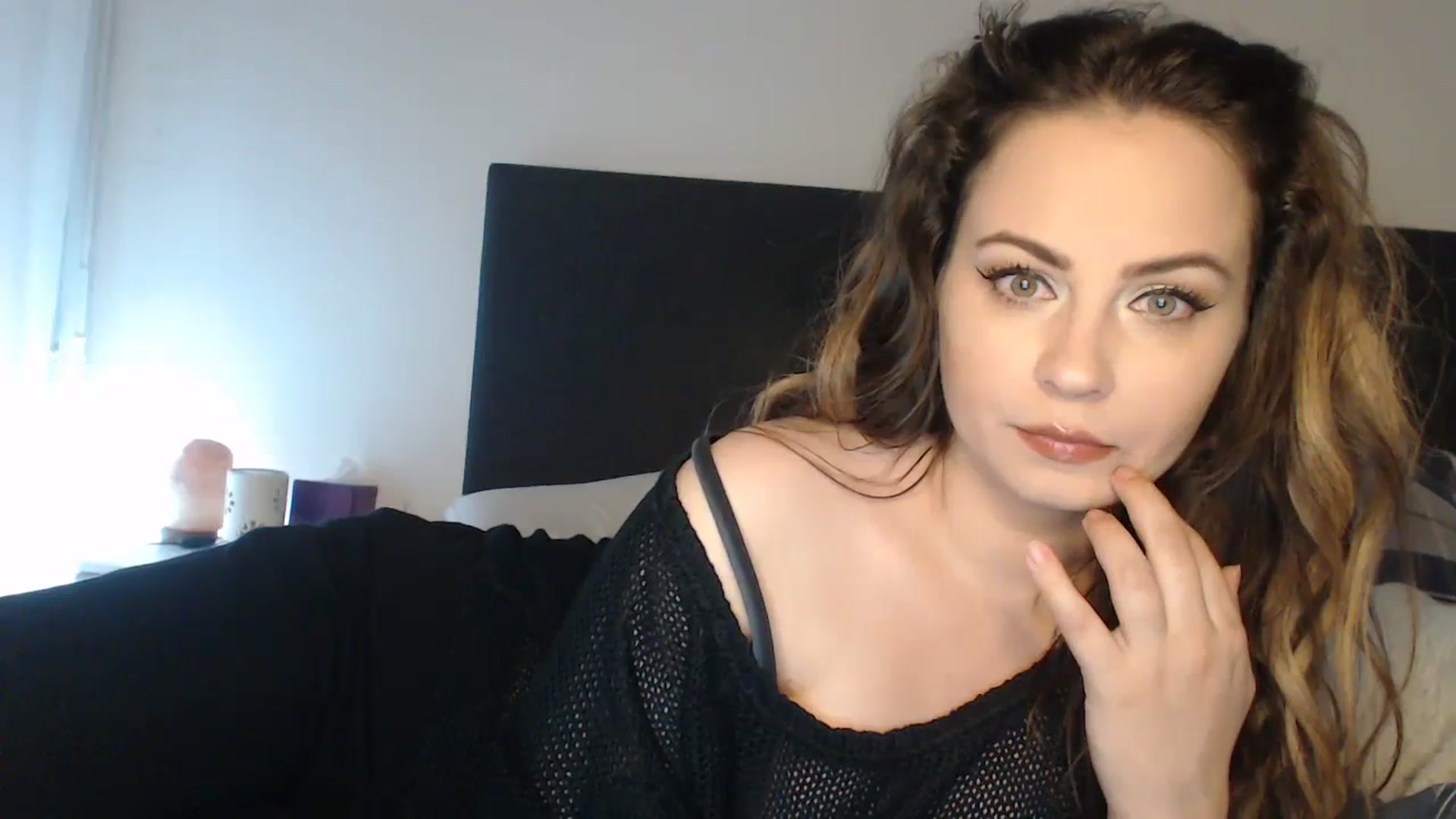 Gallery image thumbnail from ASweetJessie's myfreecams stream on, 10/10/2023, 18:44 image 9 of 20