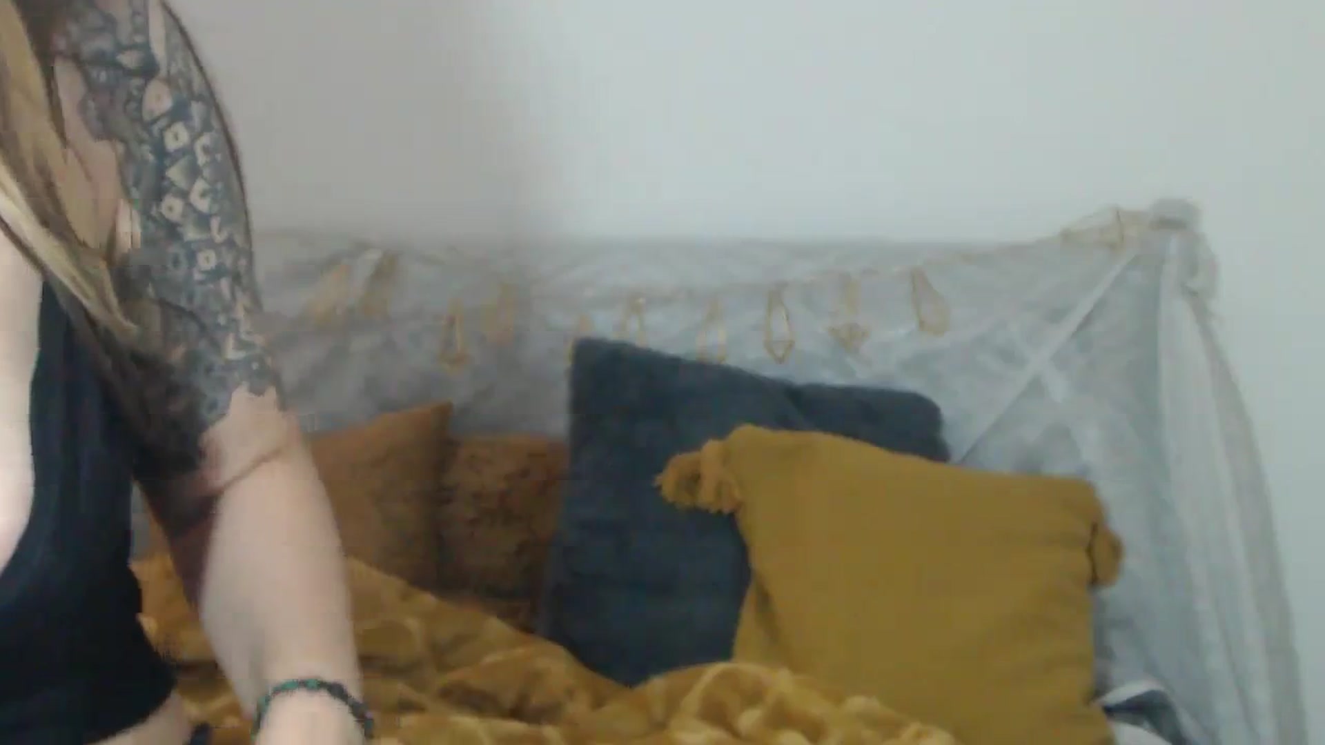 Gallery image thumbnail from ASweetJessie's myfreecams stream on, 10/13/2023, 14:06 image 15 of 20