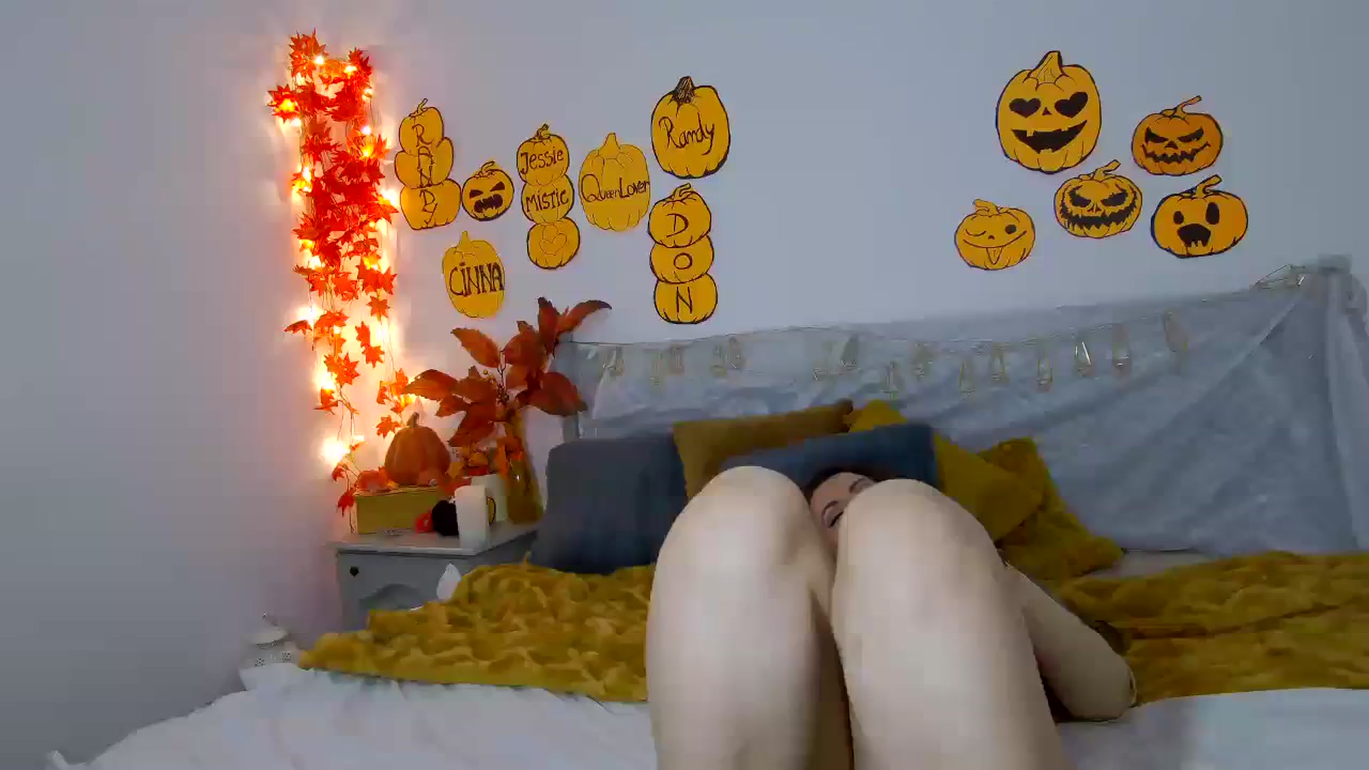 Gallery image thumbnail from ASweetJessie's myfreecams stream on, 10/21/2023, 16:20 image 9 of 20