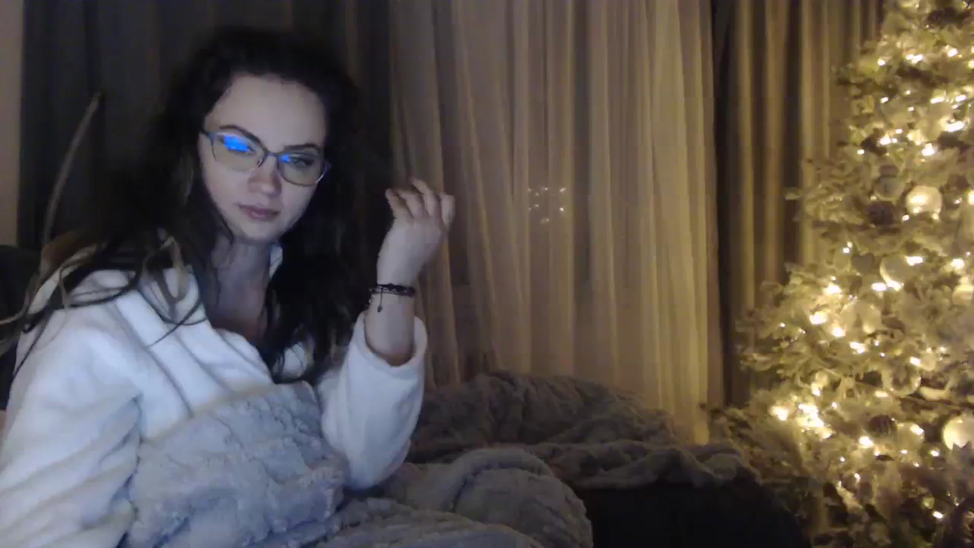 Gallery image thumbnail from ASweetJessie's myfreecams stream on, 12/09/2023, 20:57 image 11 of 20
