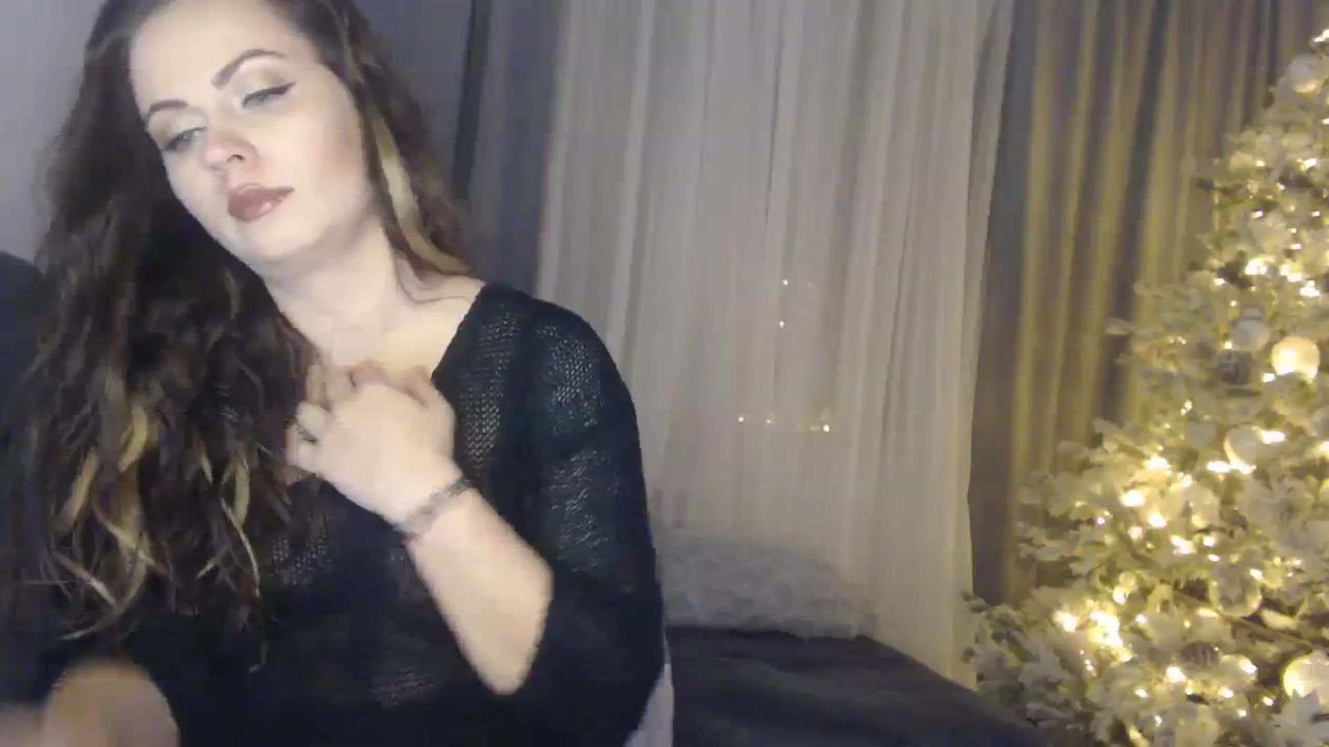 Gallery image thumbnail from ASweetJessie's myfreecams stream on, 12/10/2023, 17:39 image 18 of 20