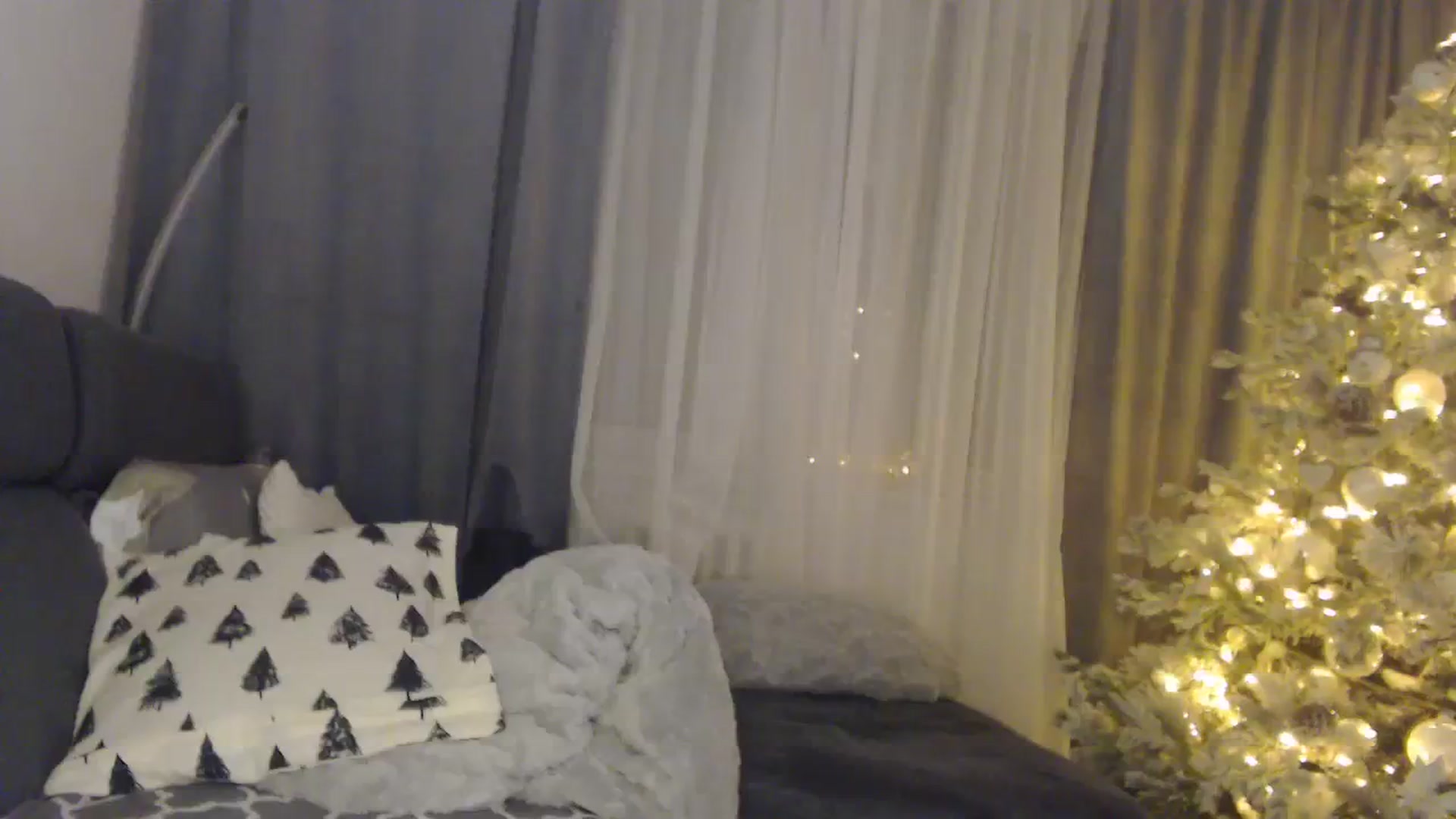 Gallery image thumbnail from ASweetJessie's myfreecams stream on, 12/10/2023, 17:39 image 19 of 20