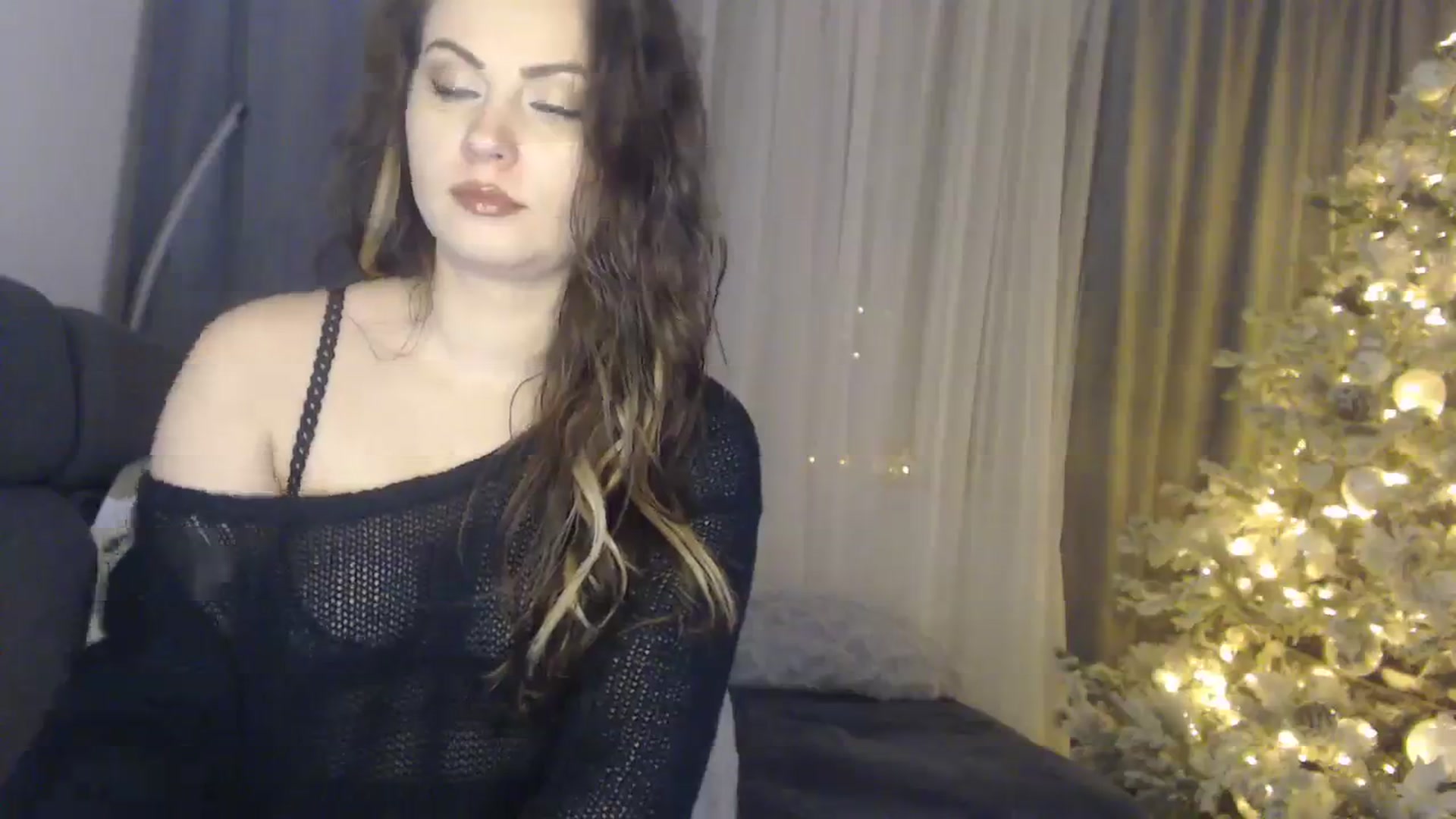 Gallery image thumbnail from ASweetJessie's myfreecams stream on, 12/10/2023, 17:39 image 6 of 20