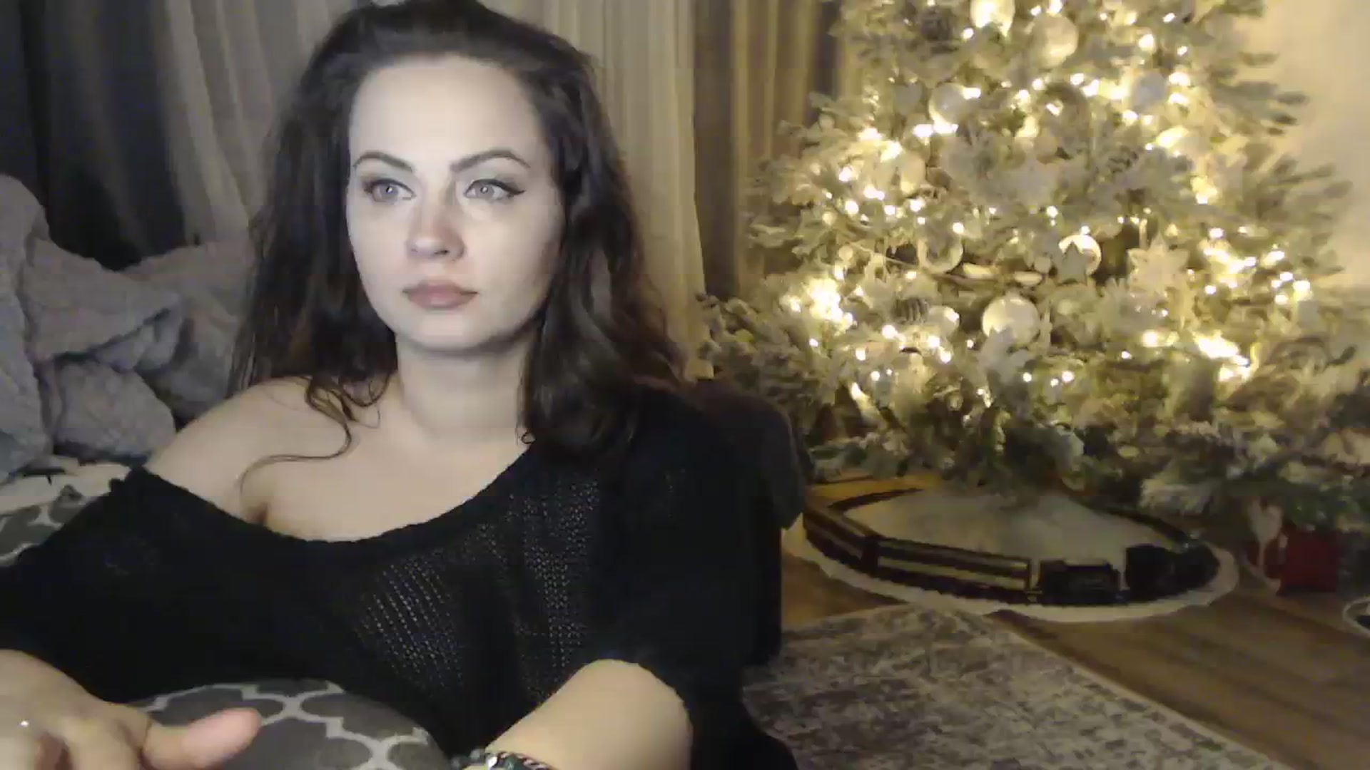 Gallery image thumbnail from ASweetJessie's myfreecams stream on, 12/10/2023, 18:55 image 19 of 20