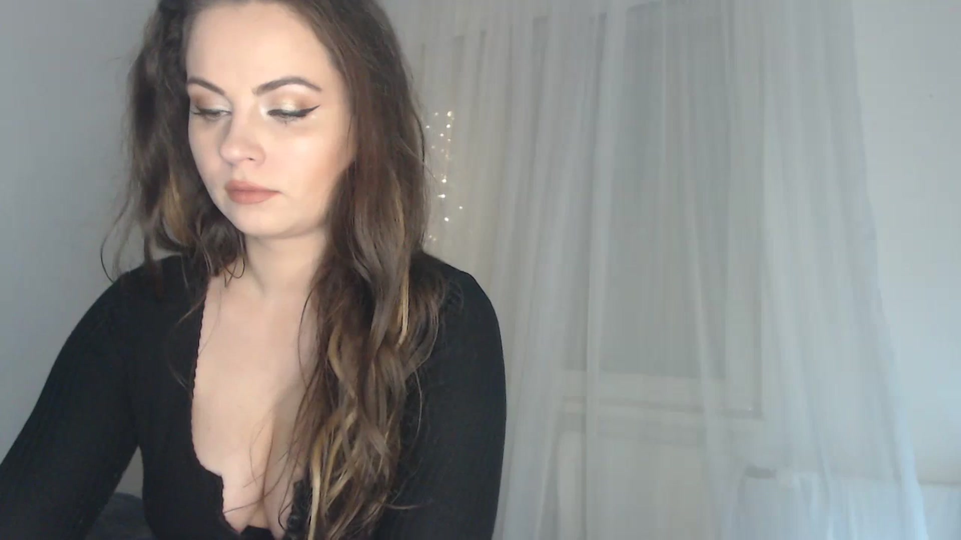 Gallery image thumbnail from ASweetJessie's myfreecams stream on, 12/12/2023, 16:57 image 10 of 20