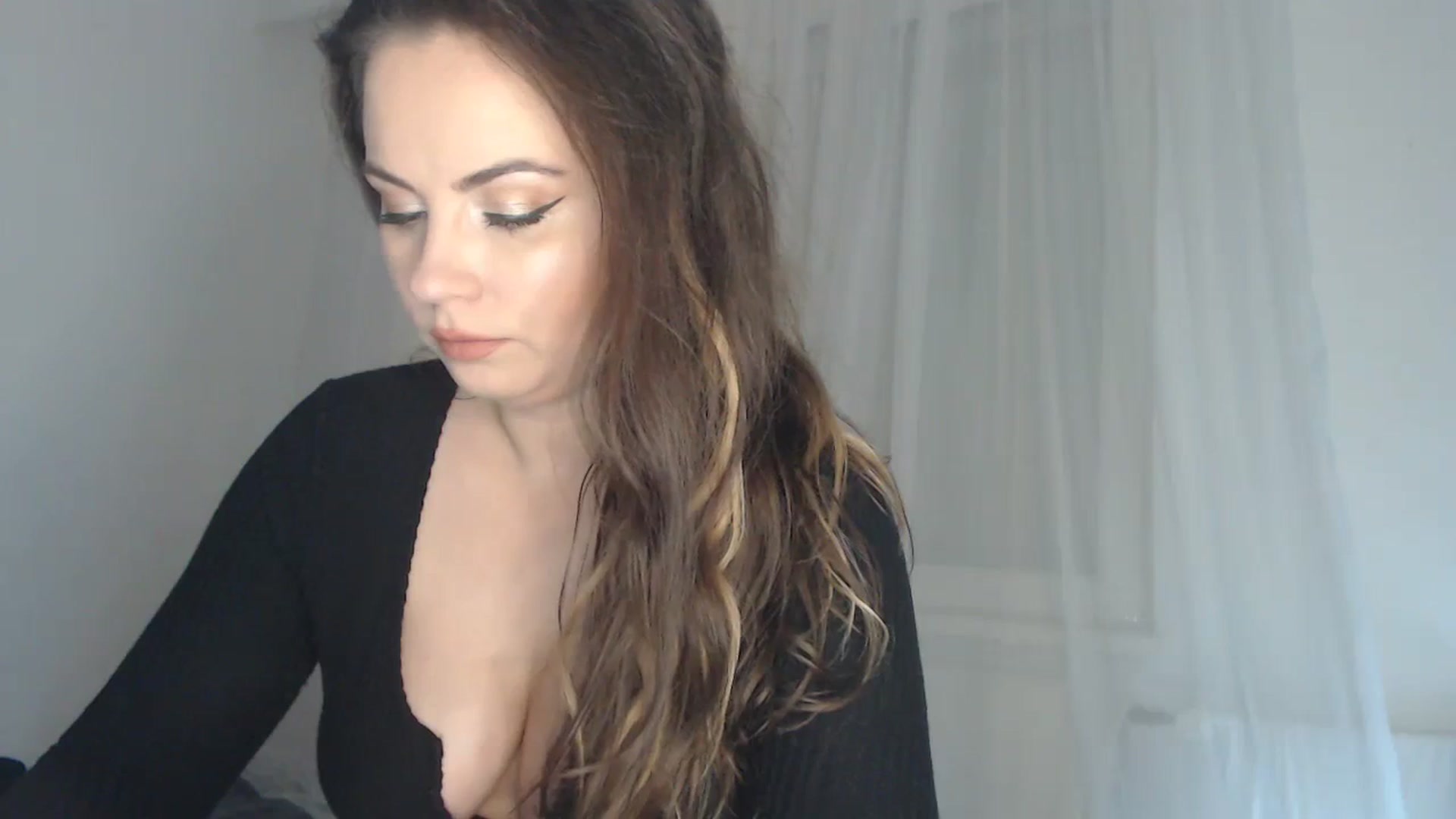 Gallery image thumbnail from ASweetJessie's myfreecams stream on, 12/12/2023, 16:57 image 16 of 20