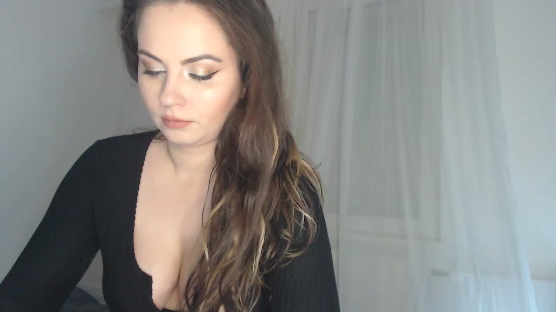 Gallery image thumbnail from ASweetJessie's myfreecams stream on, 12/12/2023, 16:57 image 12 of 20