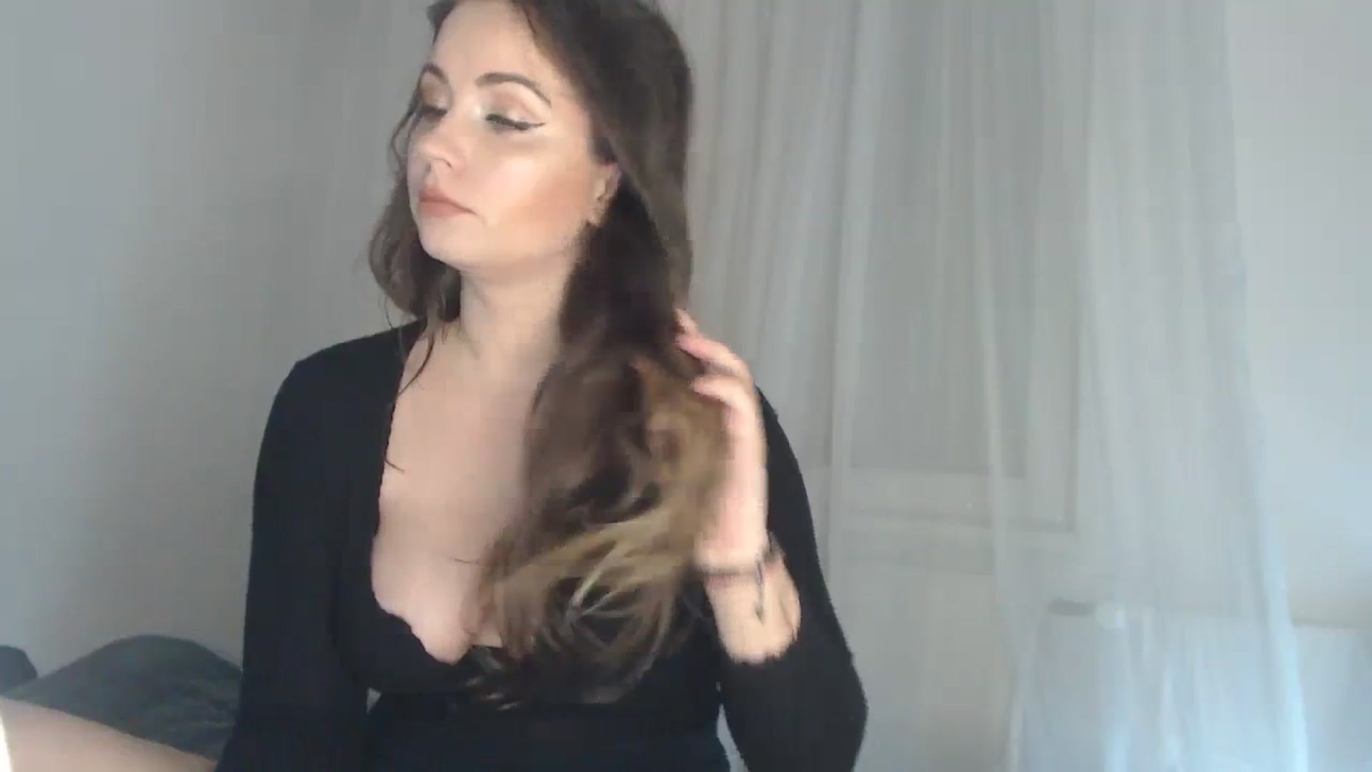 Gallery image thumbnail from ASweetJessie's myfreecams stream on, 12/12/2023, 17:31 image 18 of 20