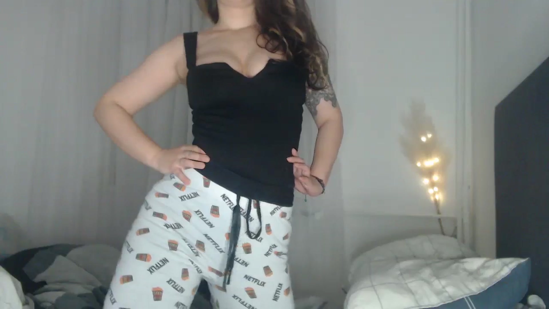Gallery image thumbnail from ASweetJessie's myfreecams stream on, 01/28/2024, 19:07 image 18 of 20