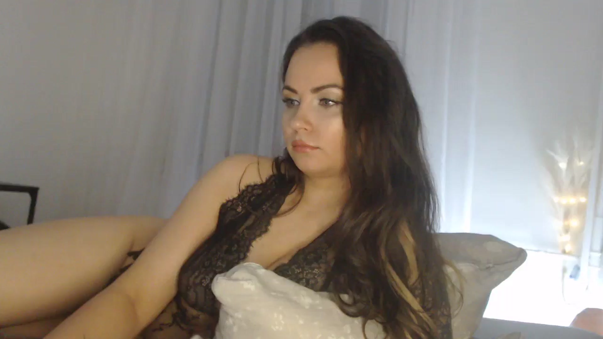 Gallery image thumbnail from ASweetJessie's myfreecams stream on, 04/07/2024, 18:04 image 18 of 20