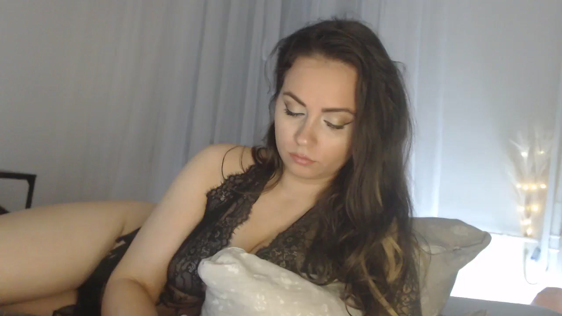 Gallery image thumbnail from ASweetJessie's myfreecams stream on, 04/07/2024, 18:04 image 17 of 20
