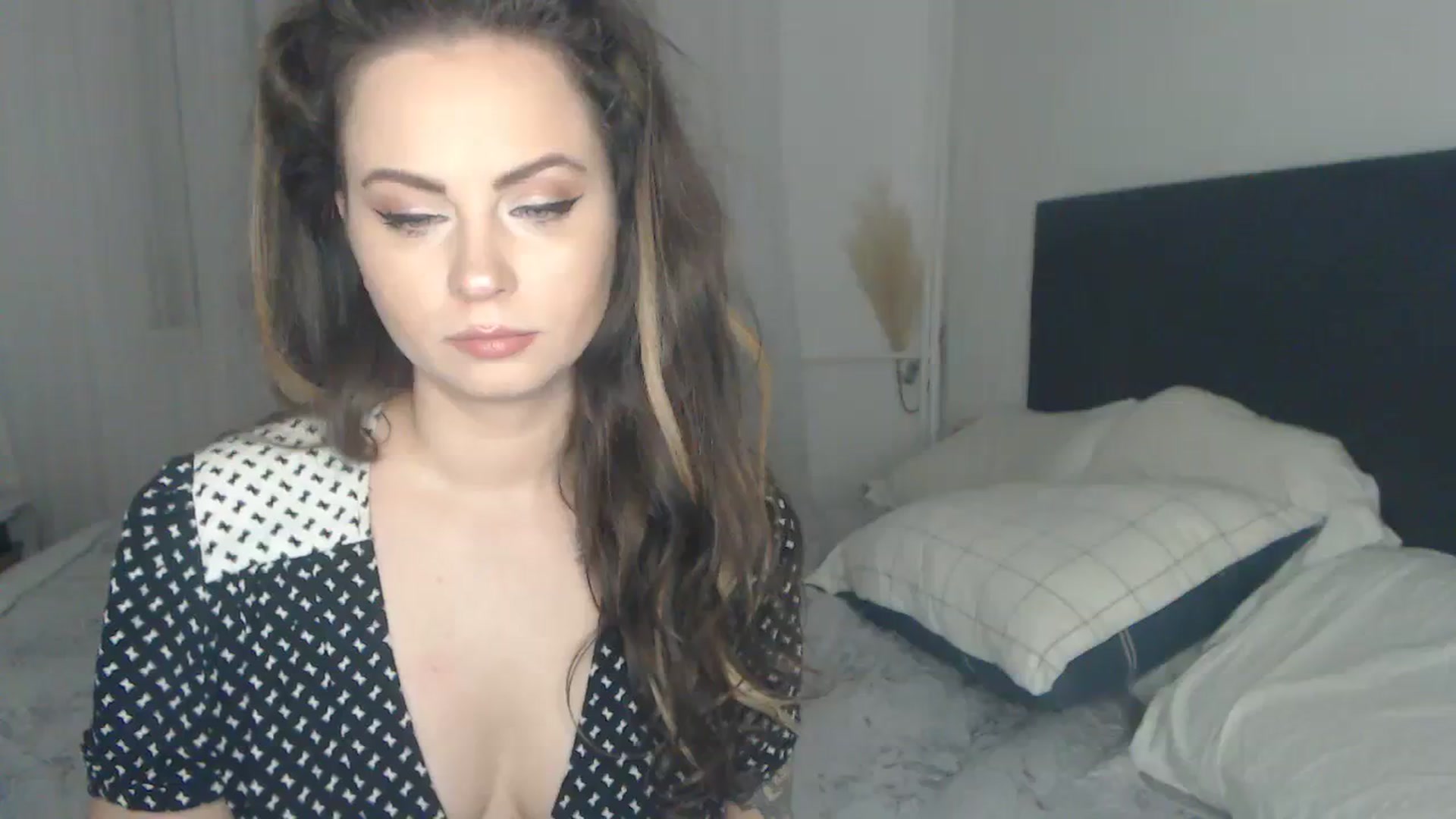 Gallery image thumbnail from ASweetJessie's myfreecams stream on, 04/12/2024, 16:12 image 3 of 20