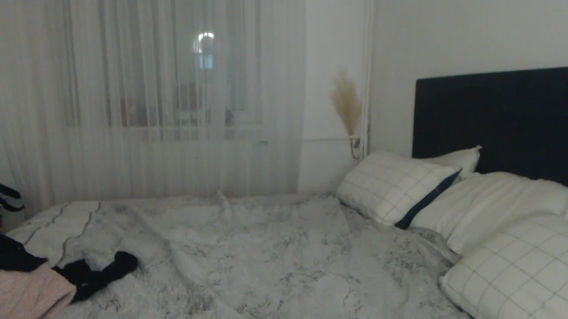 Gallery image thumbnail from ASweetJessie's myfreecams stream on, 04/14/2024, 17:09 image 3 of 20