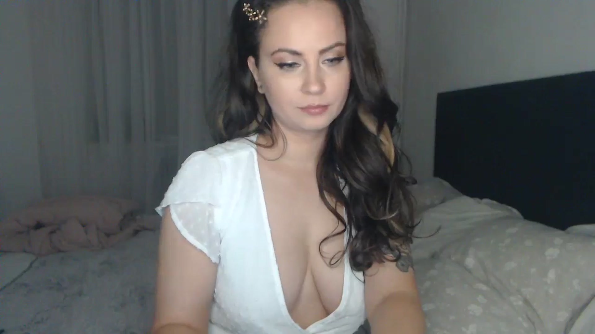 Gallery image thumbnail from ASweetJessie's myfreecams stream on, 05/26/2024, 16:20 image 15 of 20