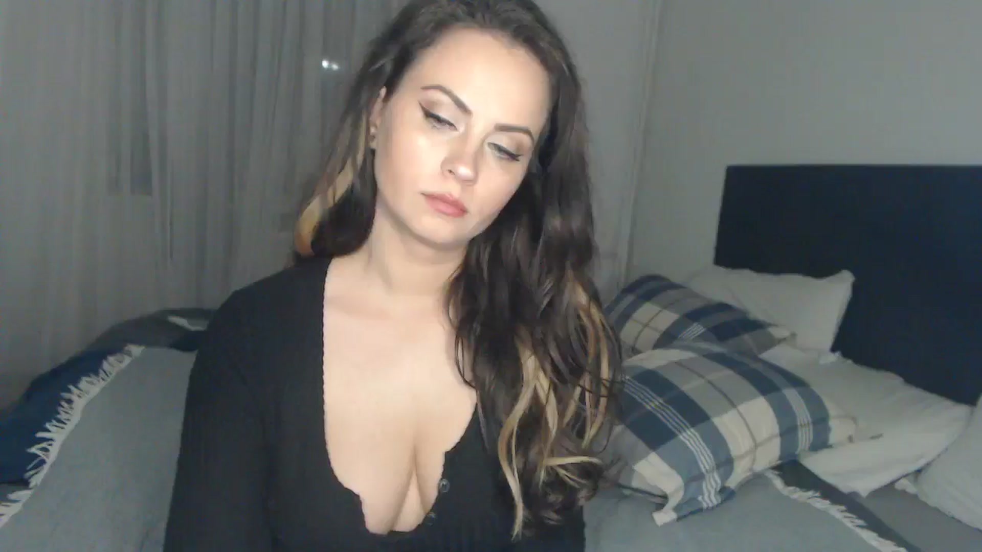 Gallery image thumbnail from ASweetJessie's myfreecams stream on, 05/28/2024, 17:54 image 15 of 20