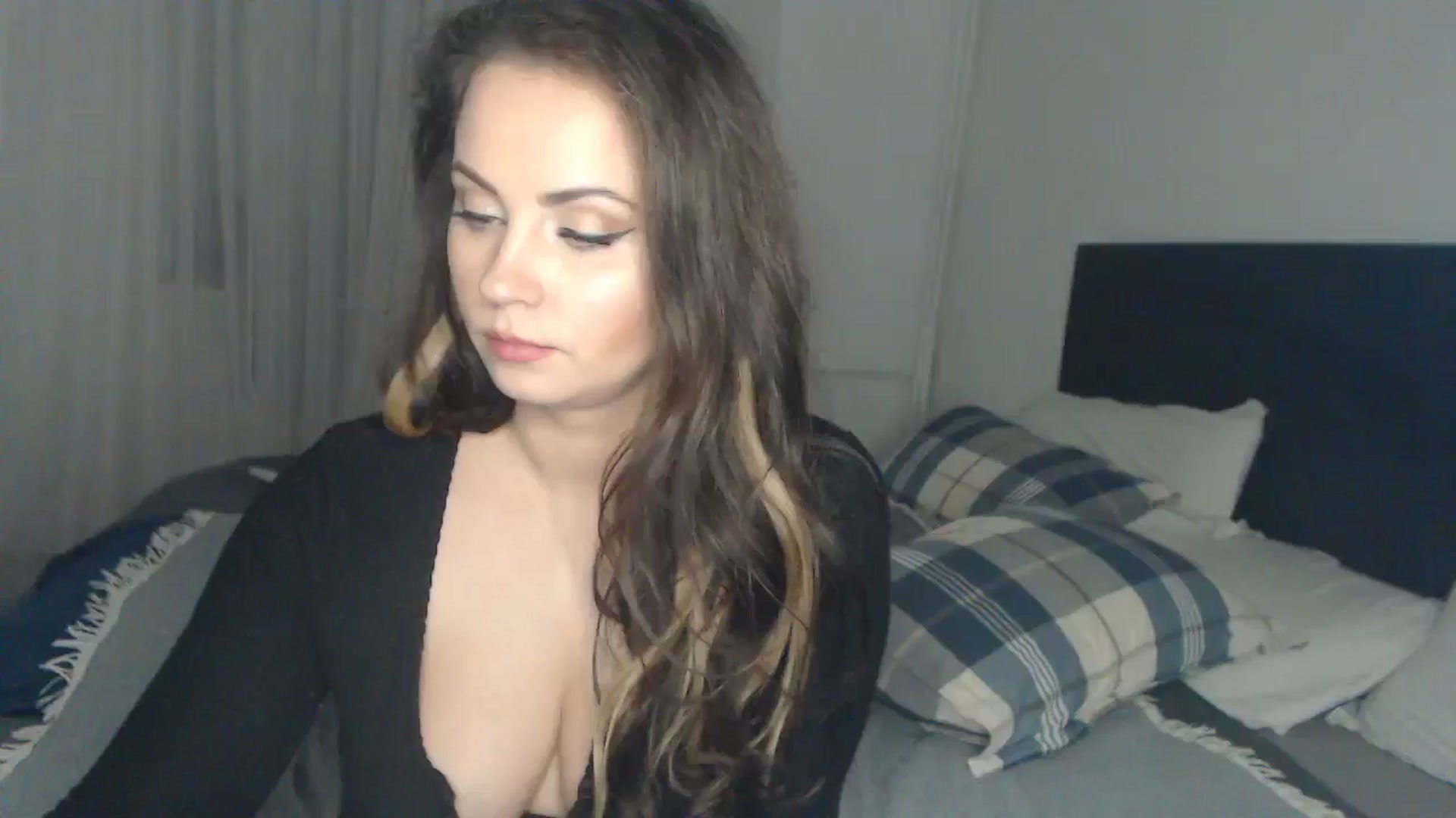 Gallery image thumbnail from ASweetJessie's myfreecams stream on, 05/28/2024, 17:54 image 16 of 20